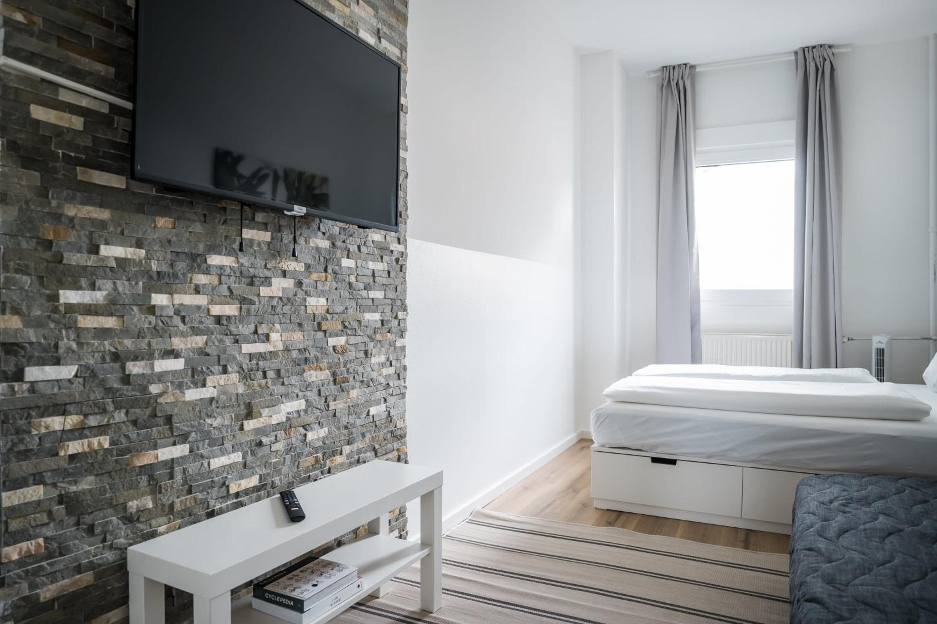 Spacious Apartment in Berlin Mitte for 6