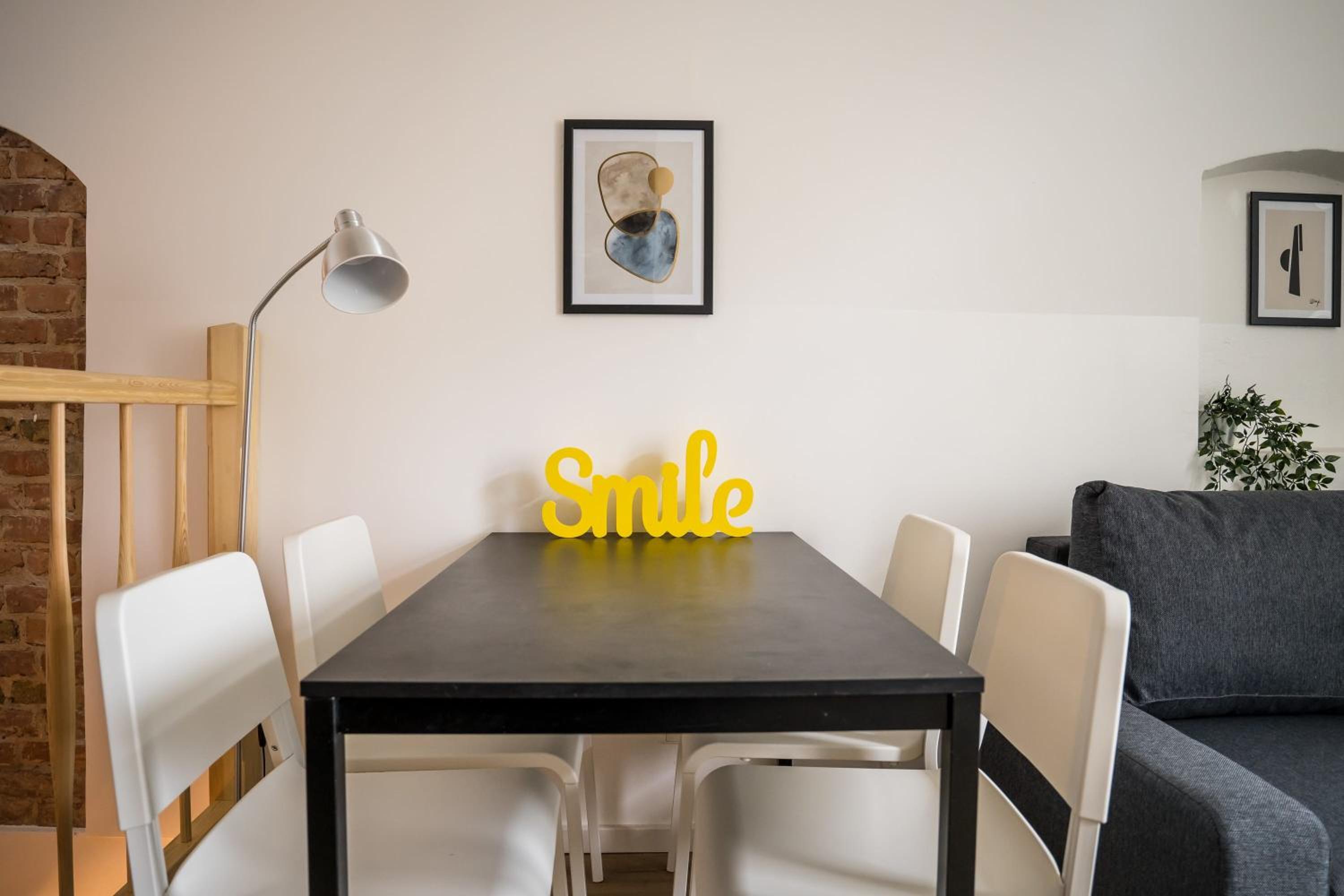 Spacious Apartment in Berlin Mitte for 6