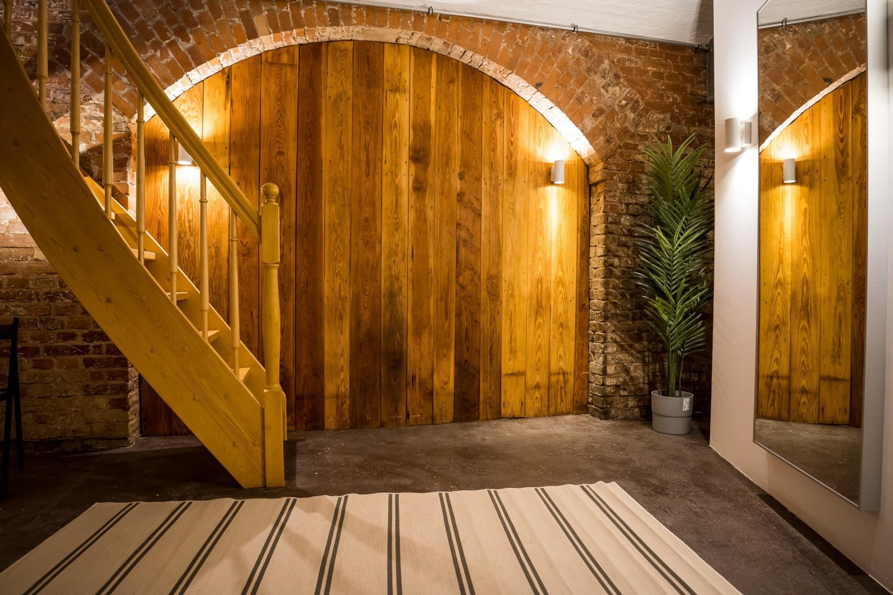 Spacious Apartment in Berlin Mitte for 6