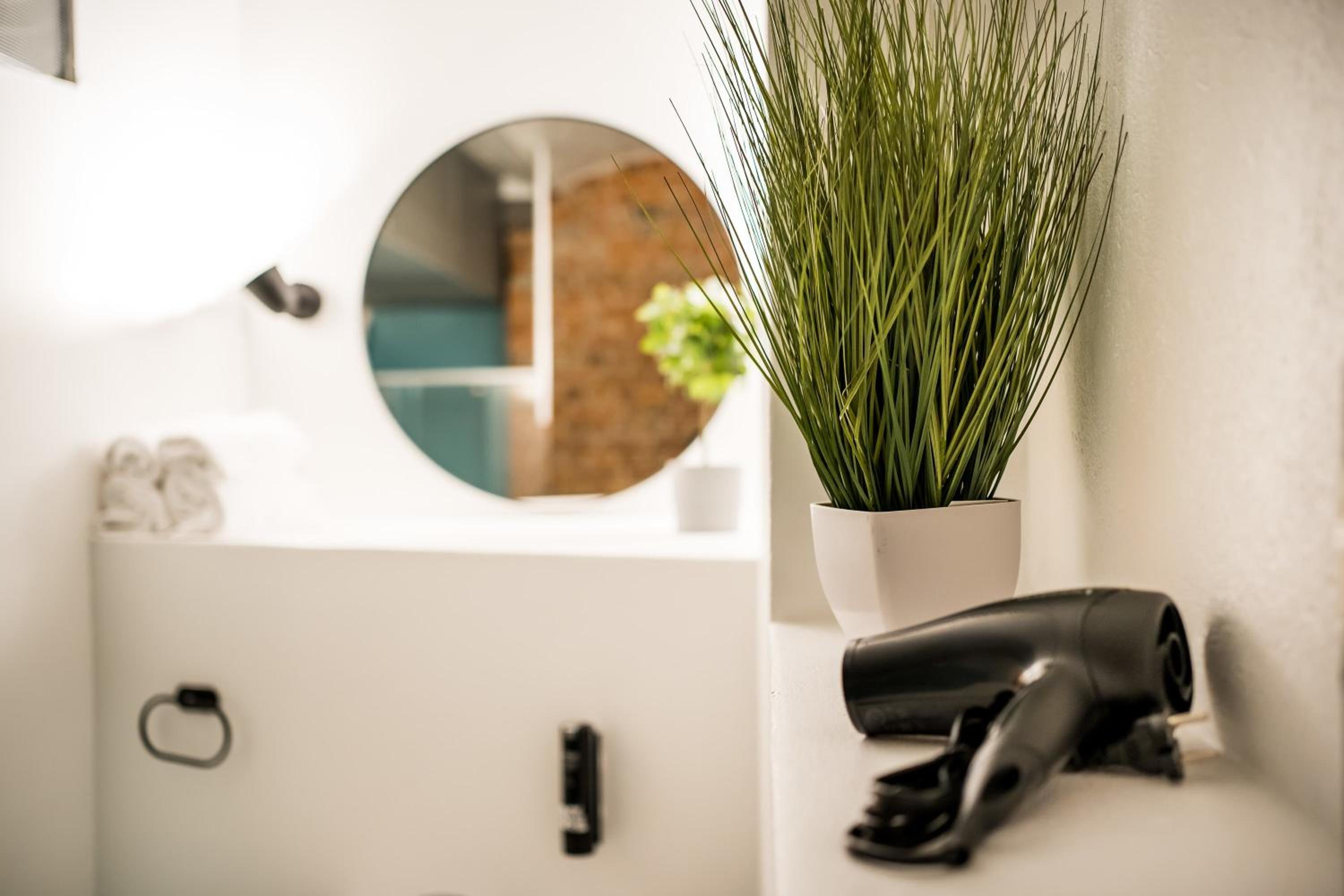 Spacious Apartment in Berlin Mitte for 6