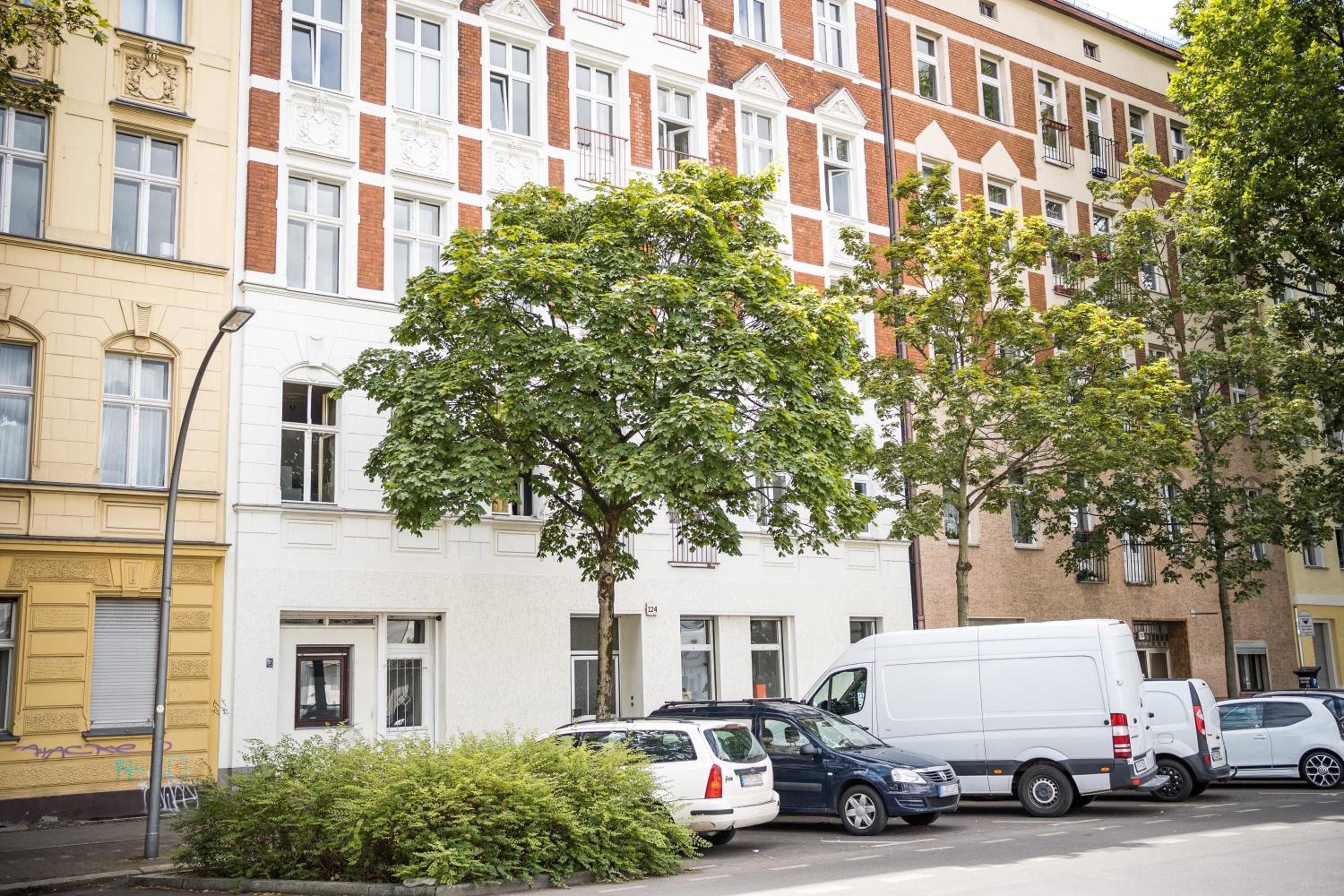 Spacious Apartment in Berlin Mitte for 6