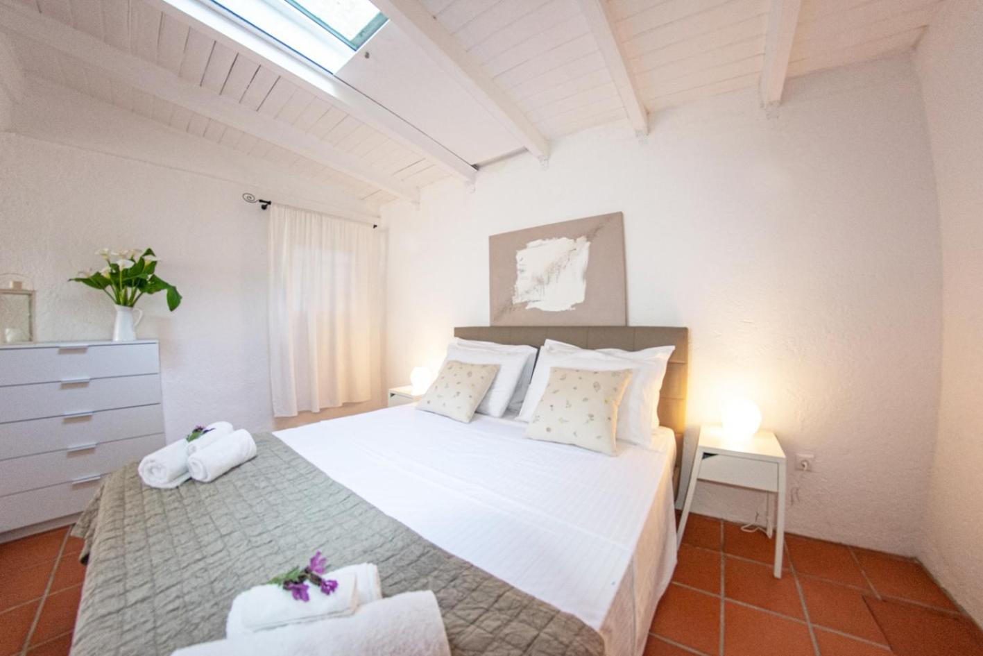 Barbati Bay Suite en Barbati — bedroom