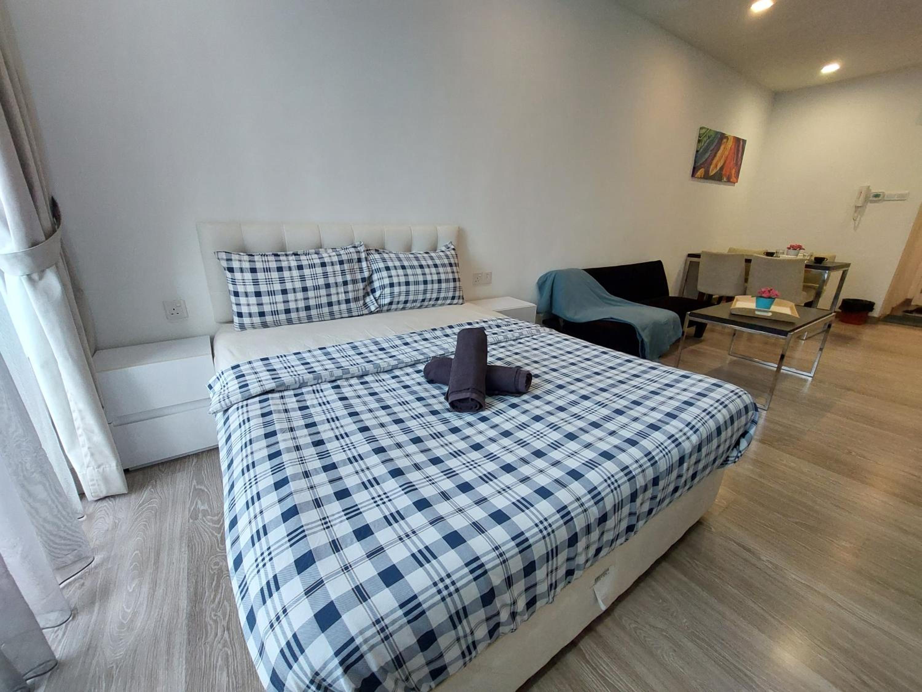 1 Bukit Ceylon, Bukit Bintang, 2Pax