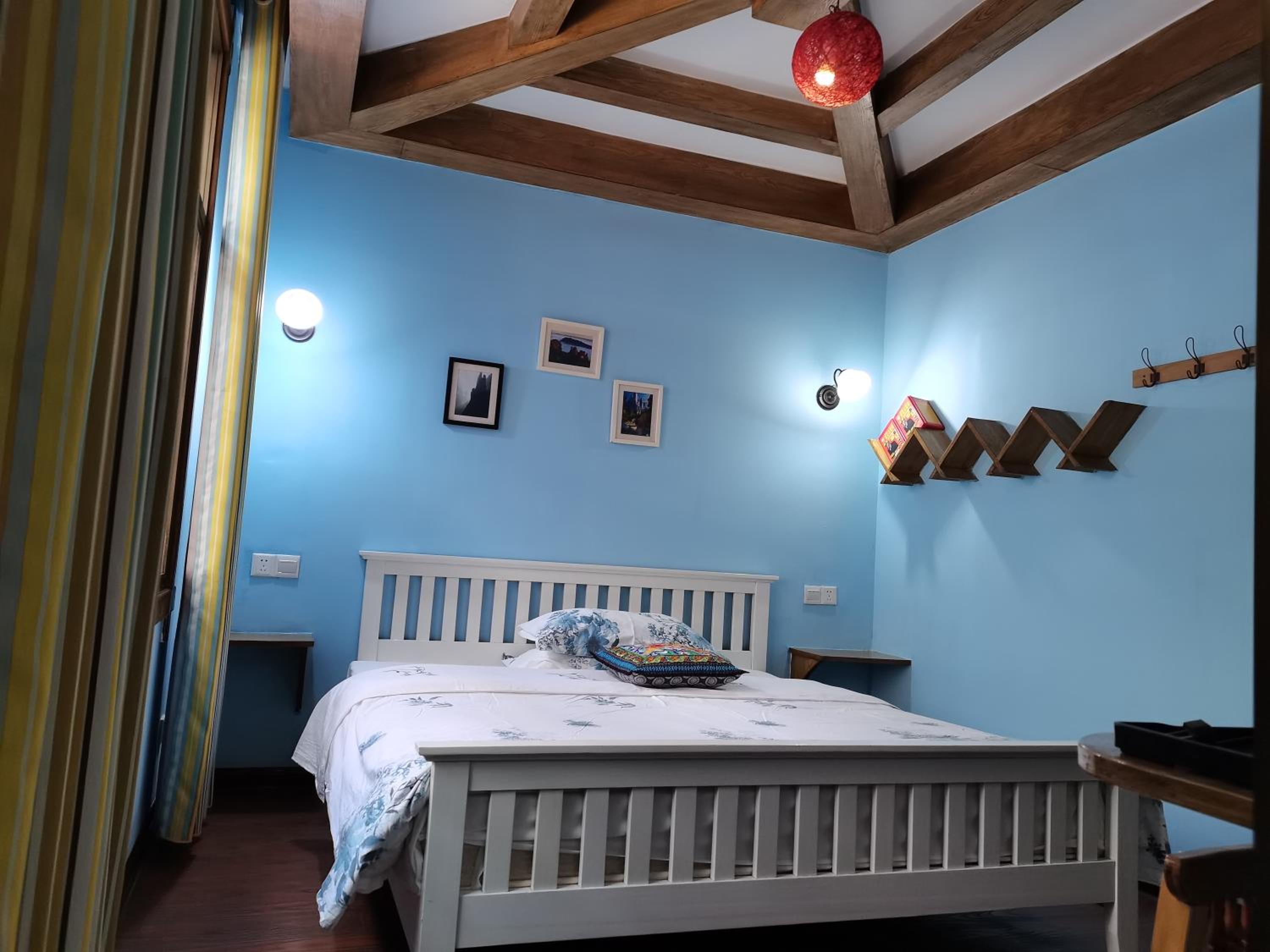 Zhangjiajie April Hostel