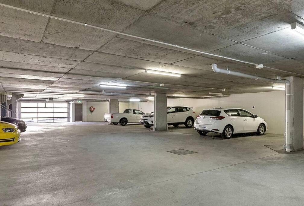 Battery Point Apartment on Hampden