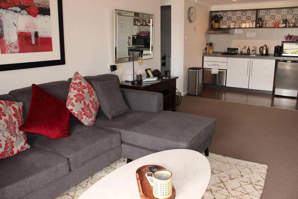Battery Point Apartment on Hampden