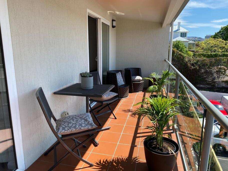 Battery Point Apartment on Hampden