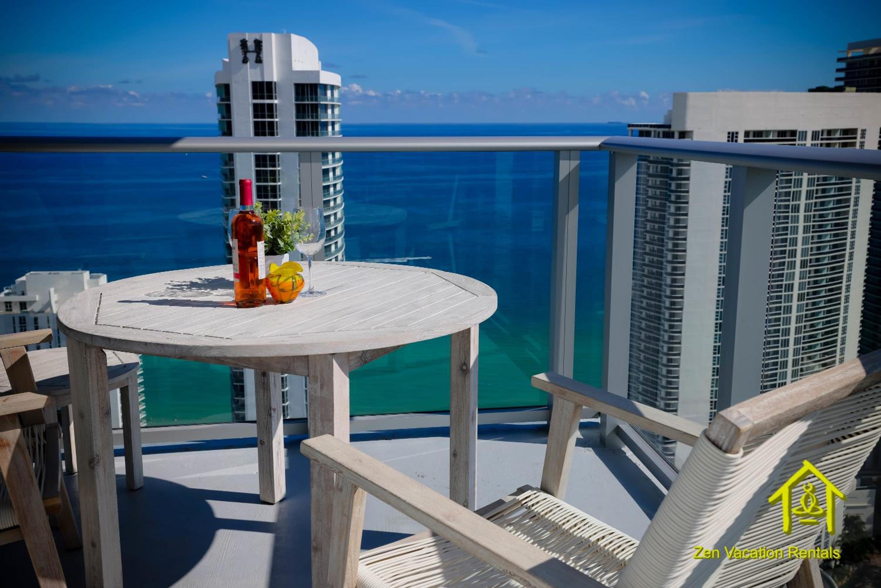 Penthouse Ocean Front View Mansion in Sky view 3