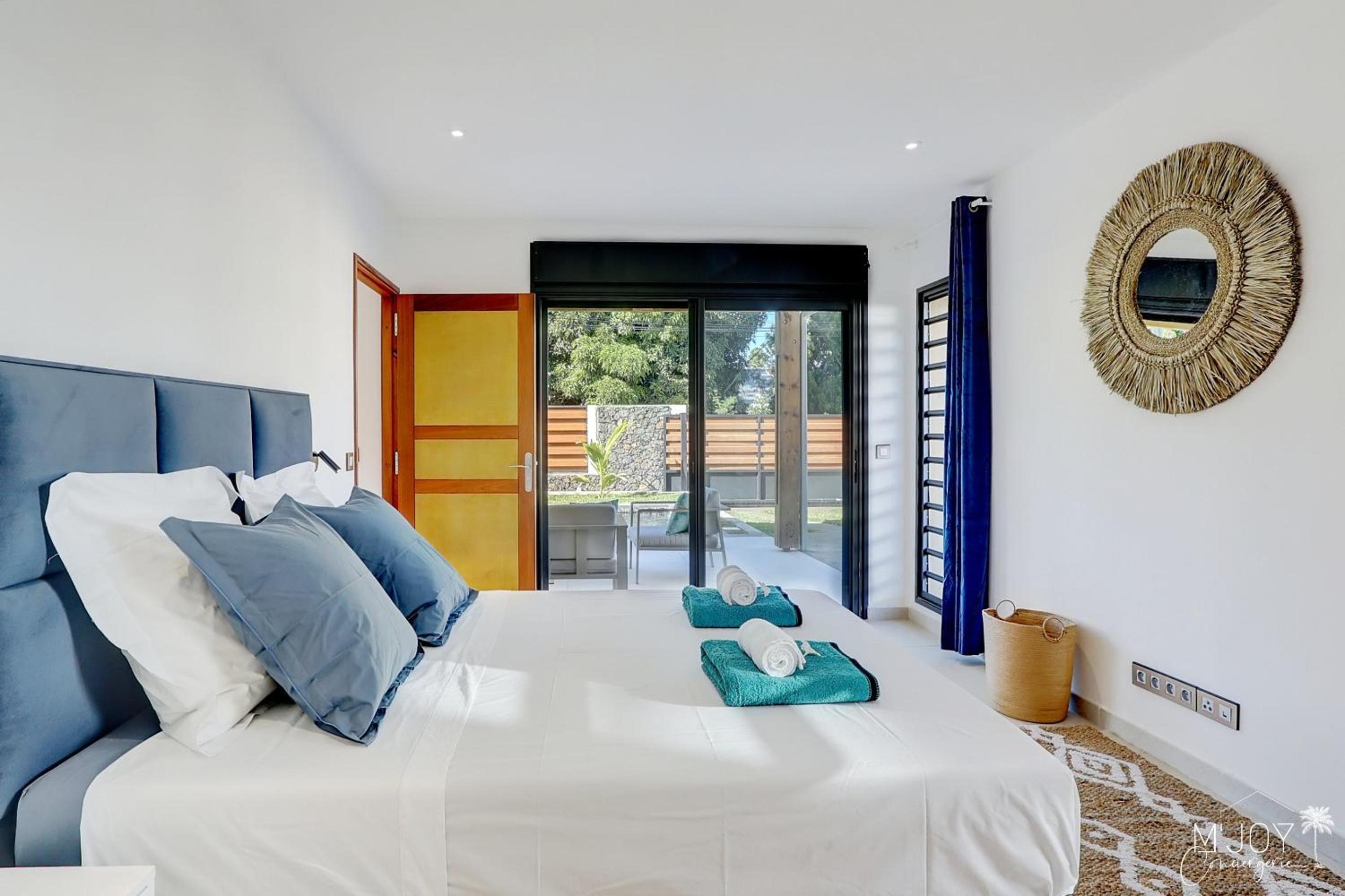 VILLA ELISA 300 meters from the lagoon view 3