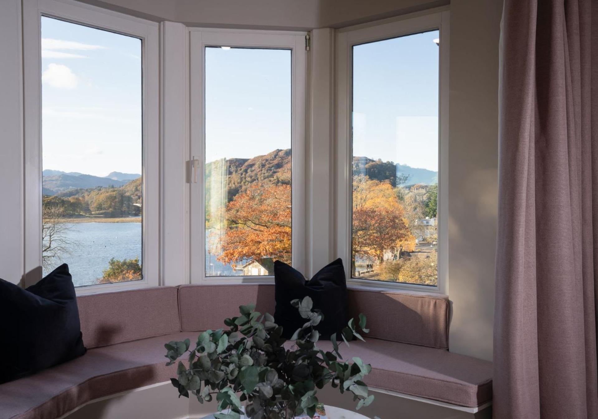 Brand New - Contemporary - 2 Bedroom - 2 Bathroom - Spacious Apartment - Lake Views view 2