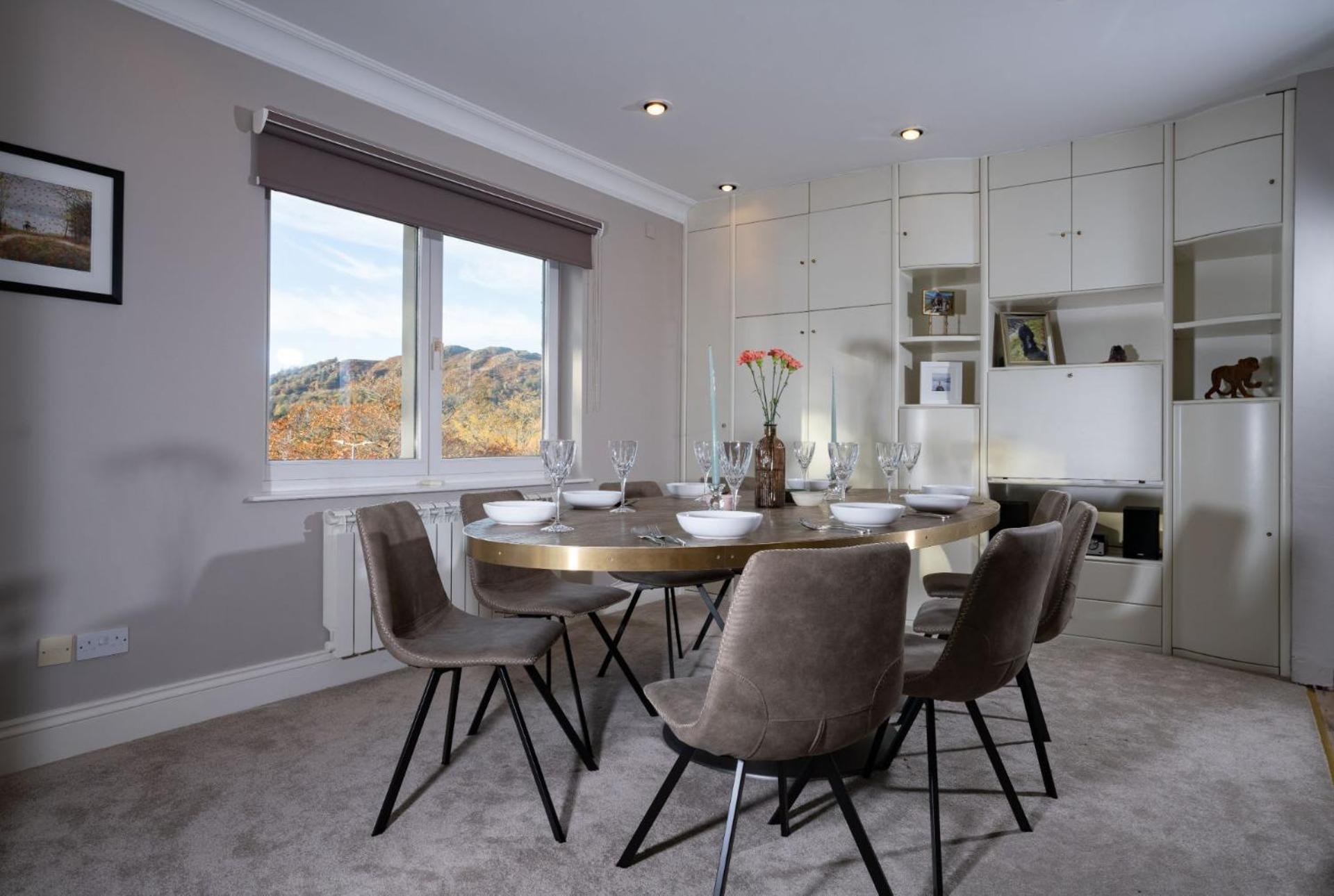 Brand New - Contemporary - 2 Bedroom - 2 Bathroom - Spacious Apartment - Lake Views view 4