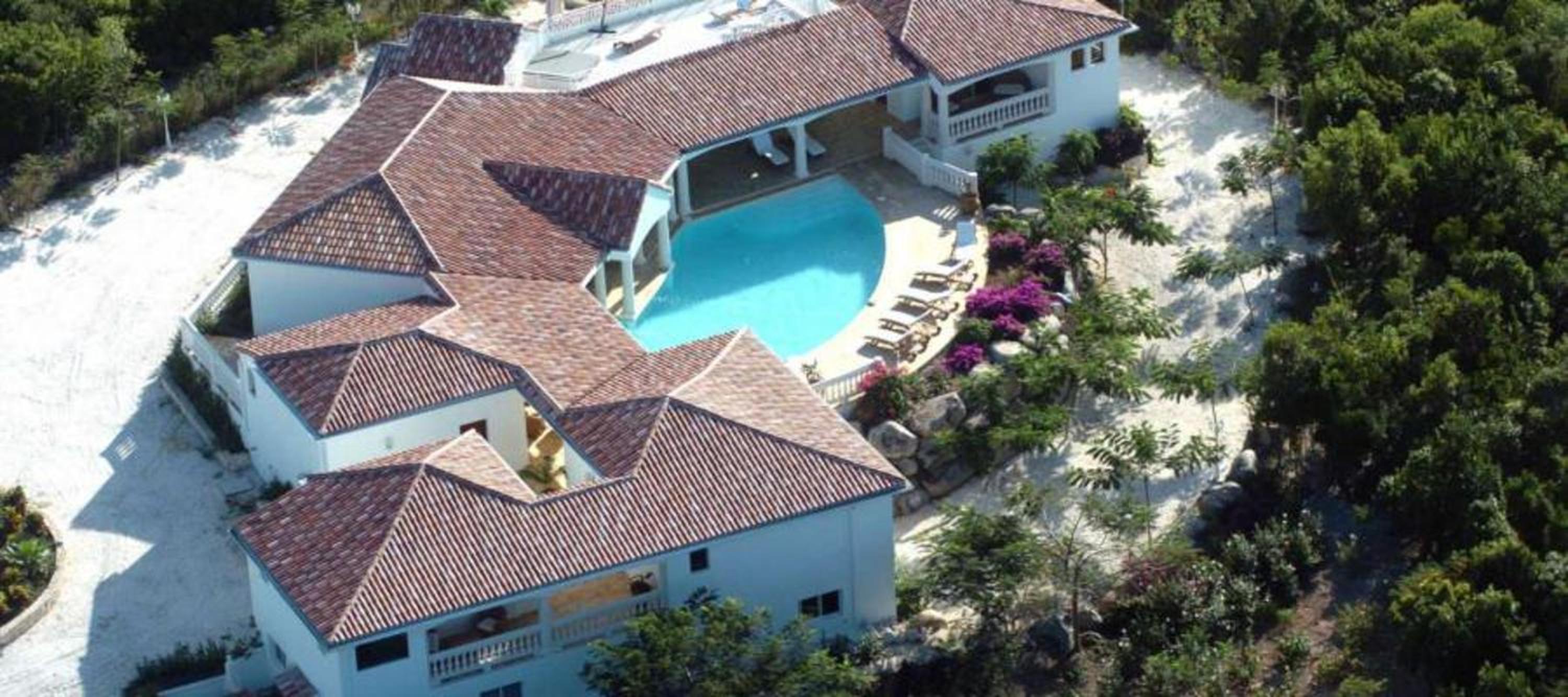 Spacious villa with sea view in Saint Martin + private pool. view 3