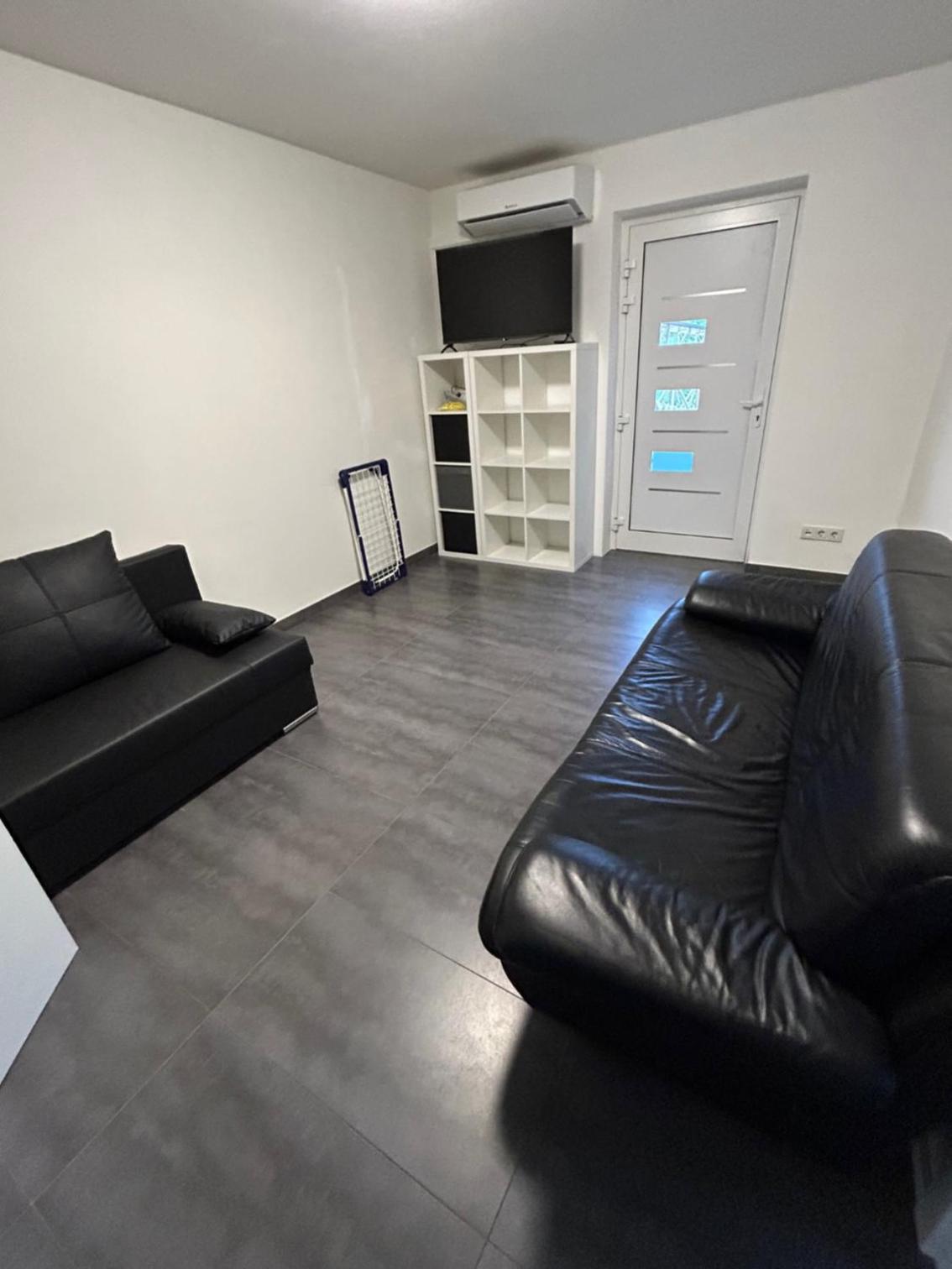 3 Mehrbettzimmer, Küche, Bad für Arbeiter und Monteure in Gau-Weinheim