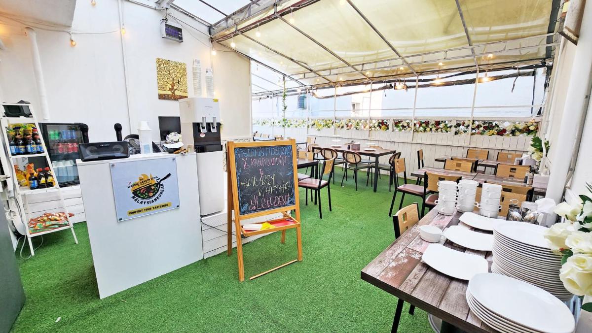 restaurant