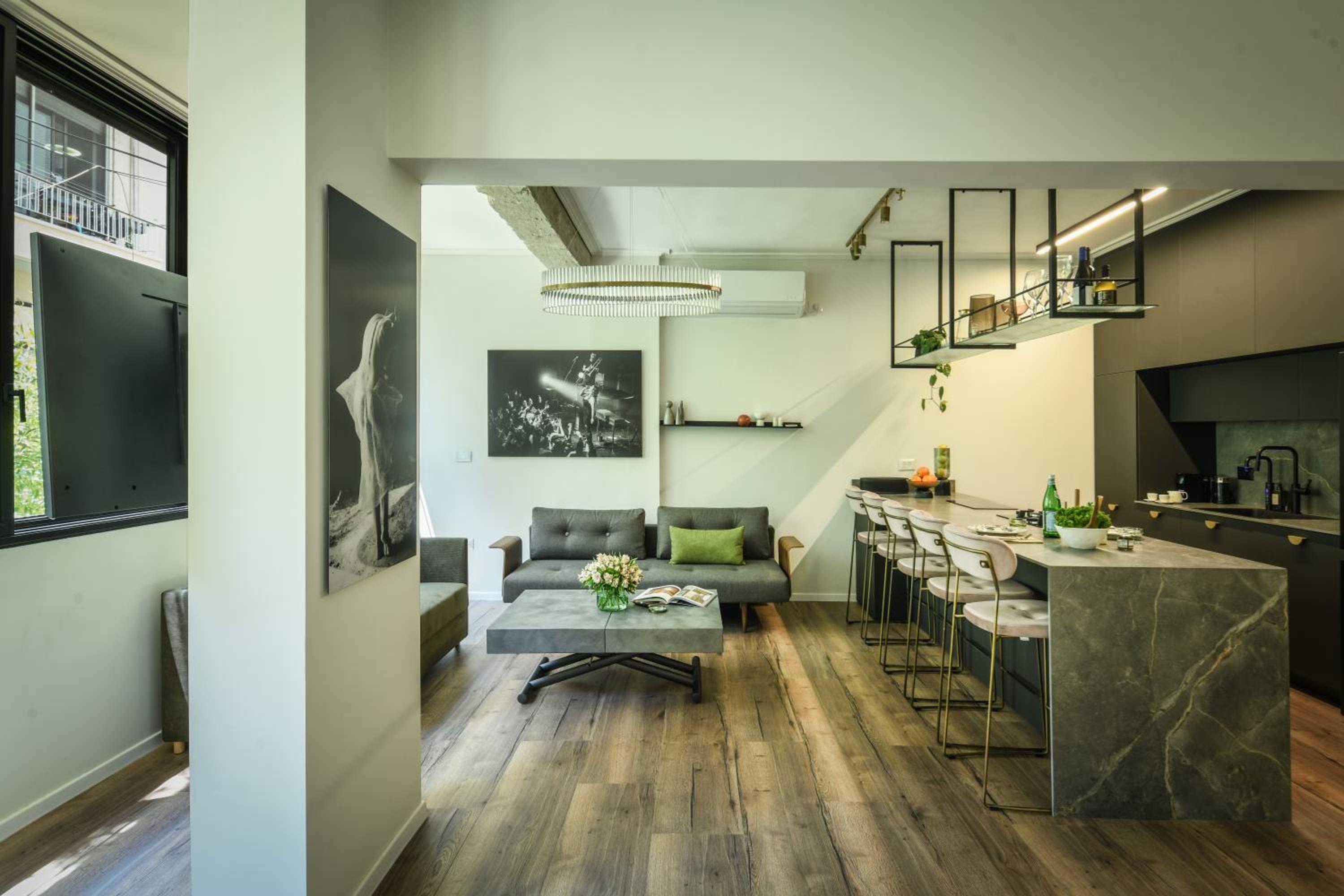 Sophisticated 1BR Apartment in Central Tel Aviv by Sea N' Rent view 5