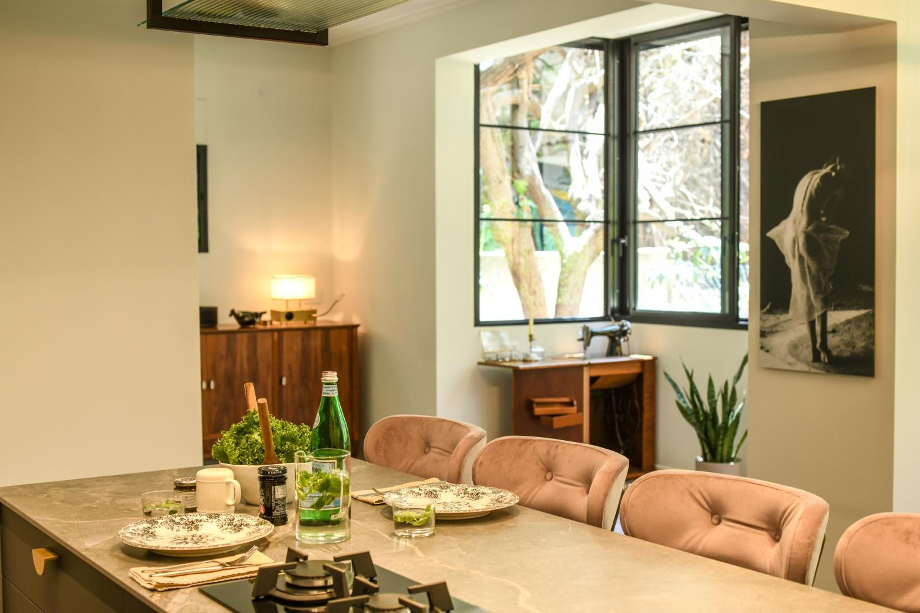 Sophisticated 1BR Apartment in Central Tel Aviv by Sea N' Rent view 4