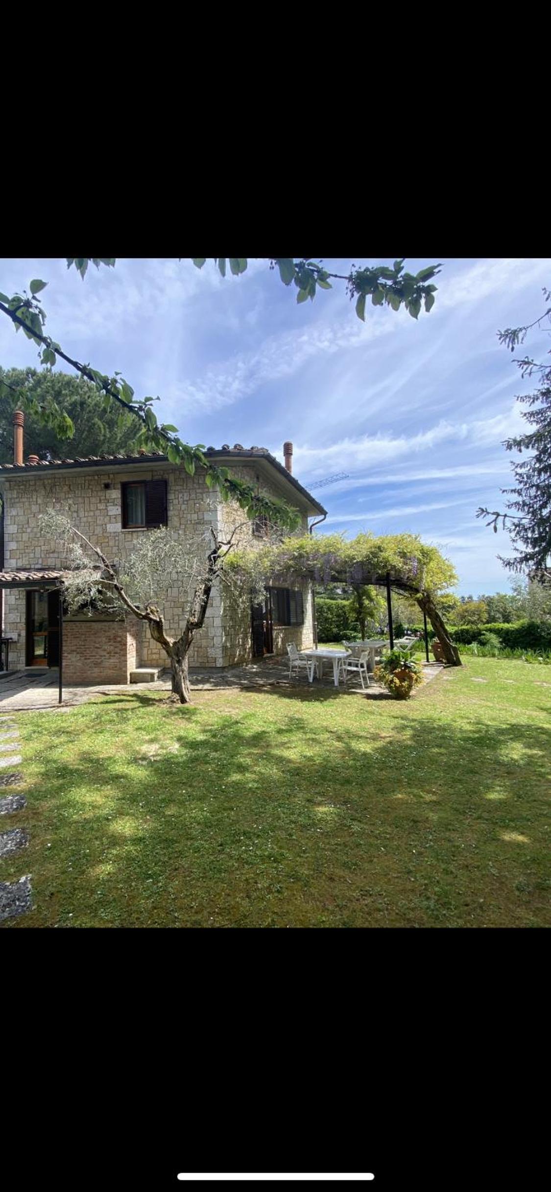 Villa Magnolia in the heart of Cetona view 4