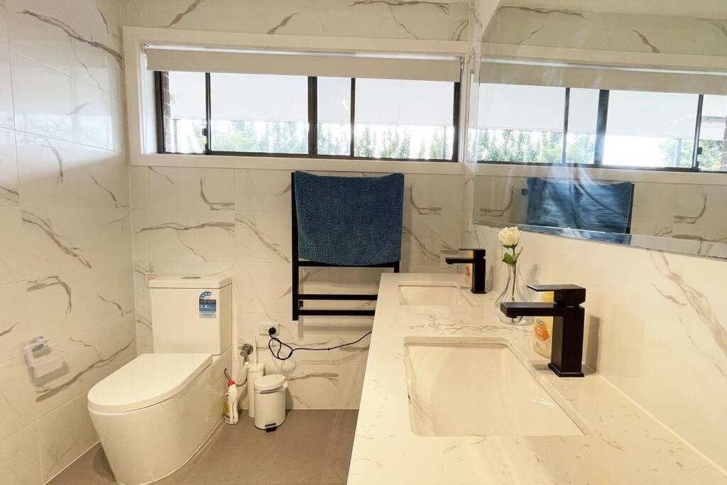 Maroondah 3BR Brick Entire Home Free Wi-Fi Parking