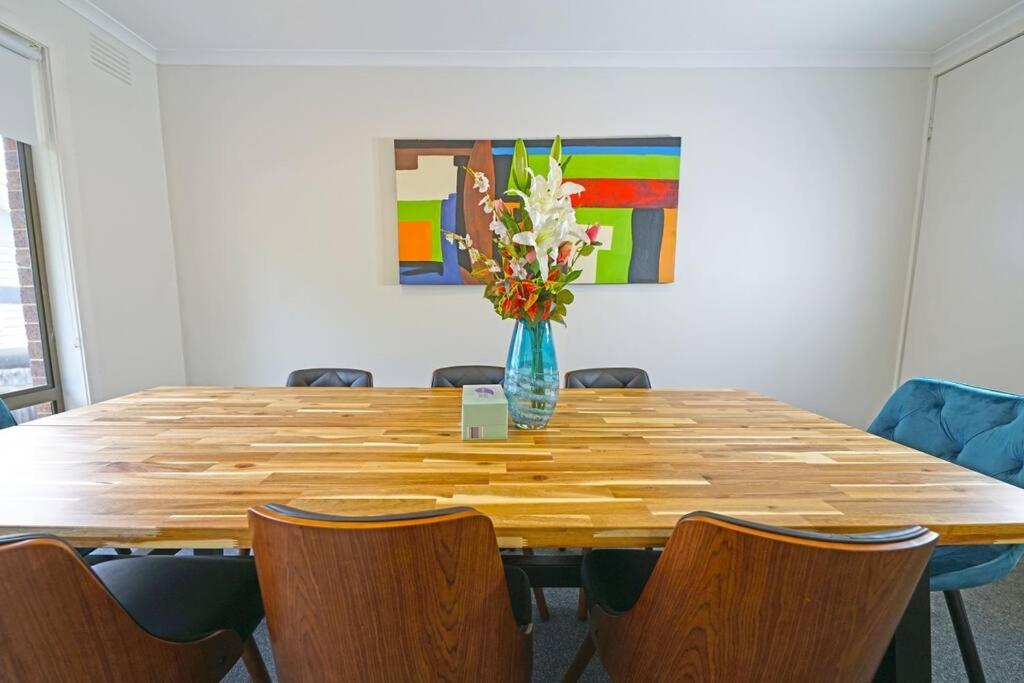 Maroondah 3BR Brick Entire Home Free Wi-Fi Parking