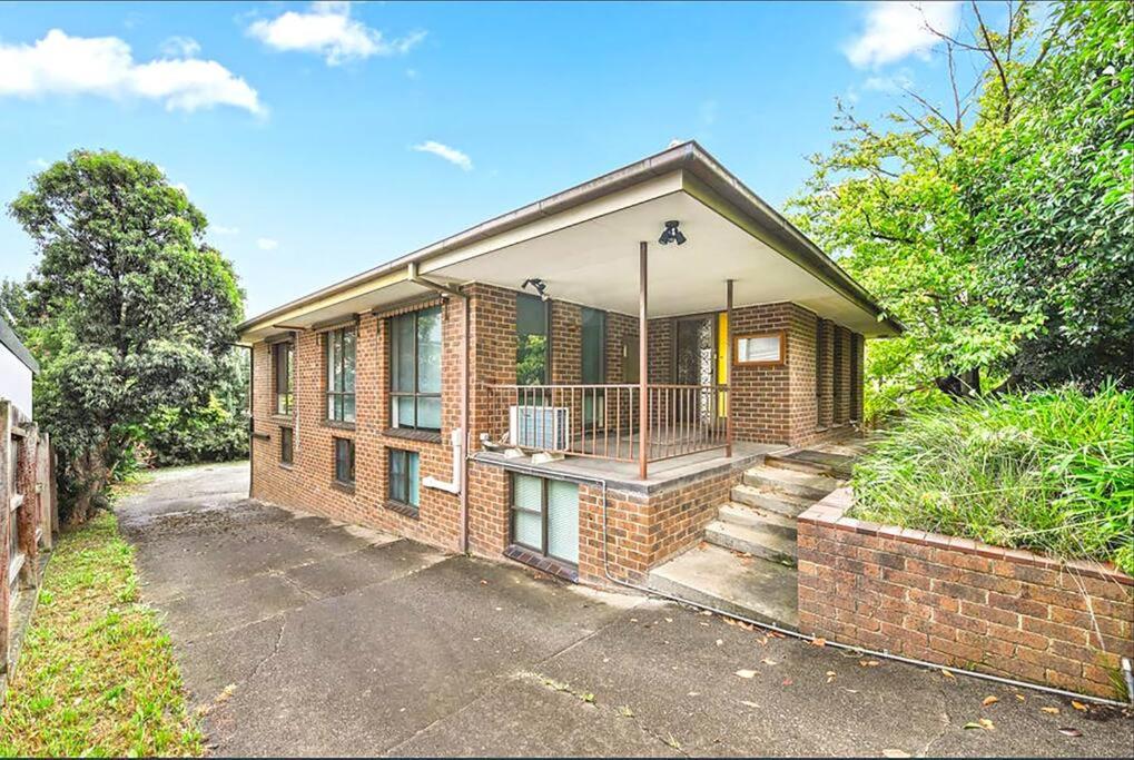 Maroondah 3BR Brick Entire Home Free Wi-Fi Parking