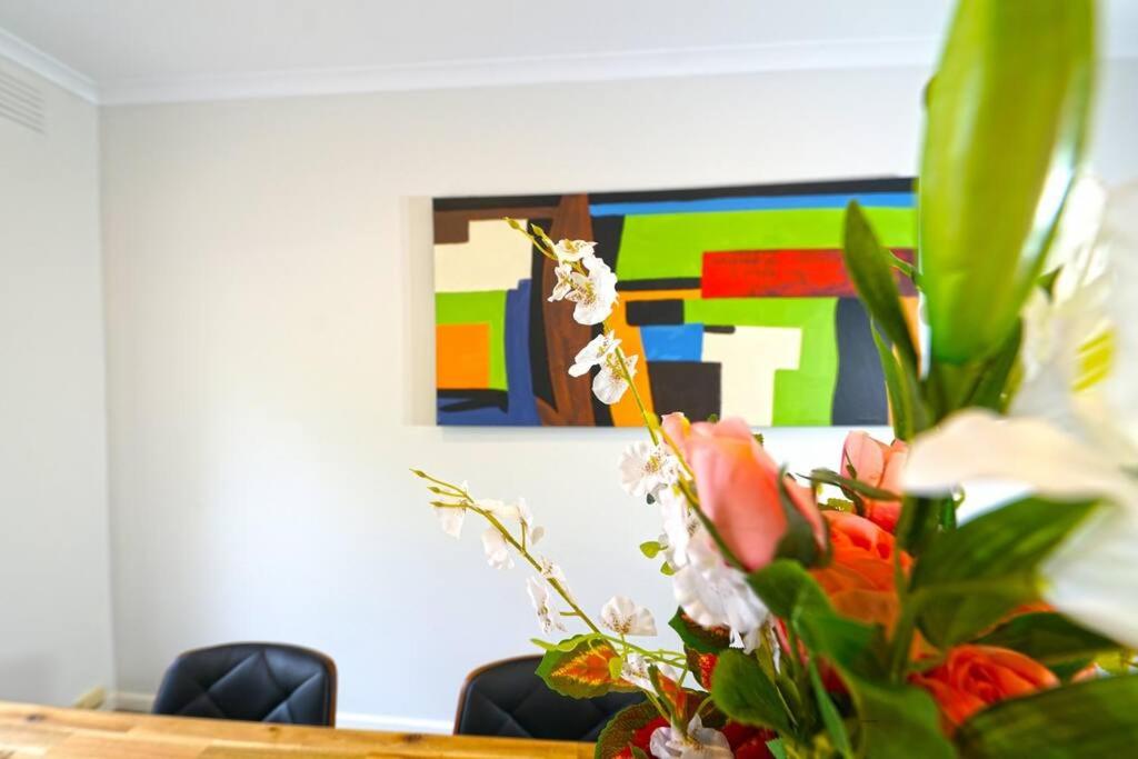 Maroondah 3BR Brick Entire Home Free Wi-Fi Parking