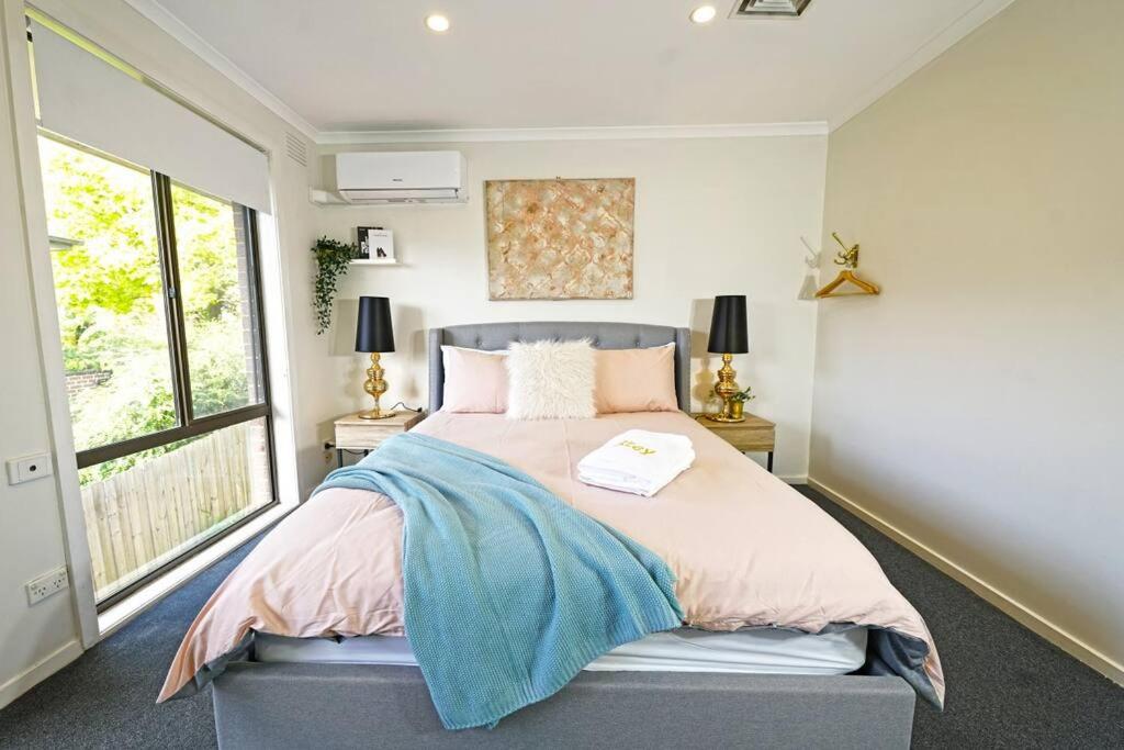 Maroondah 3BR Brick Entire Home Free Wi-Fi Parking