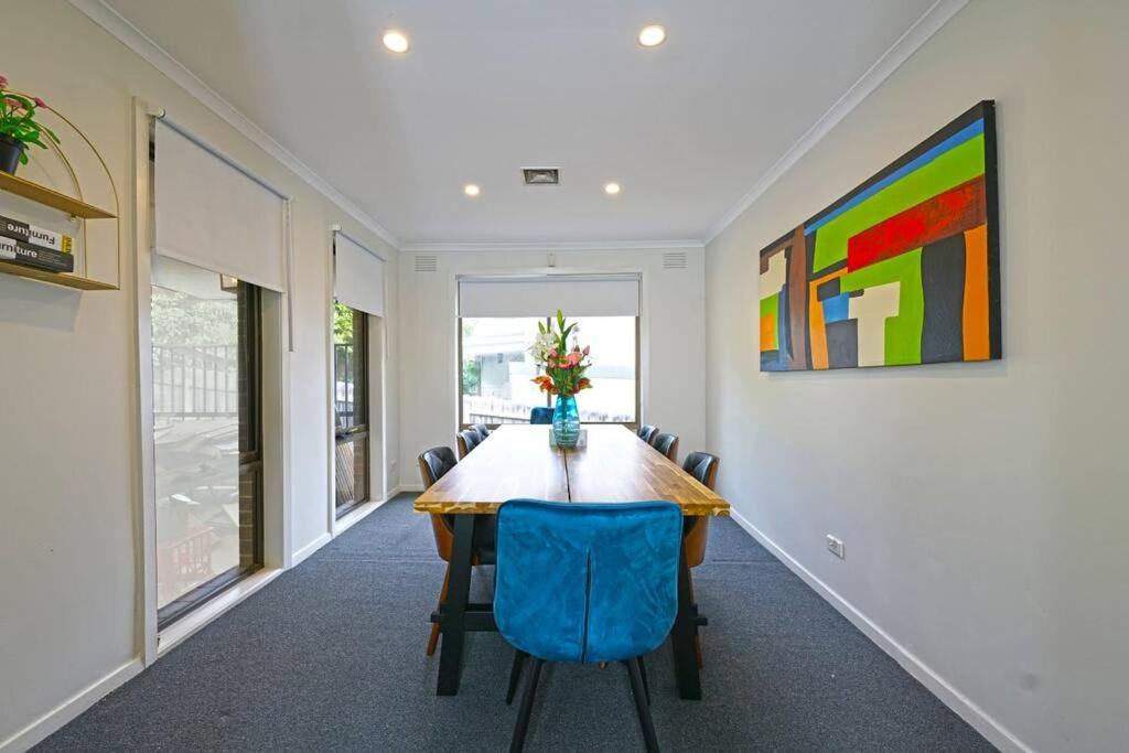 Maroondah 3BR Brick Entire Home Free Wi-Fi Parking