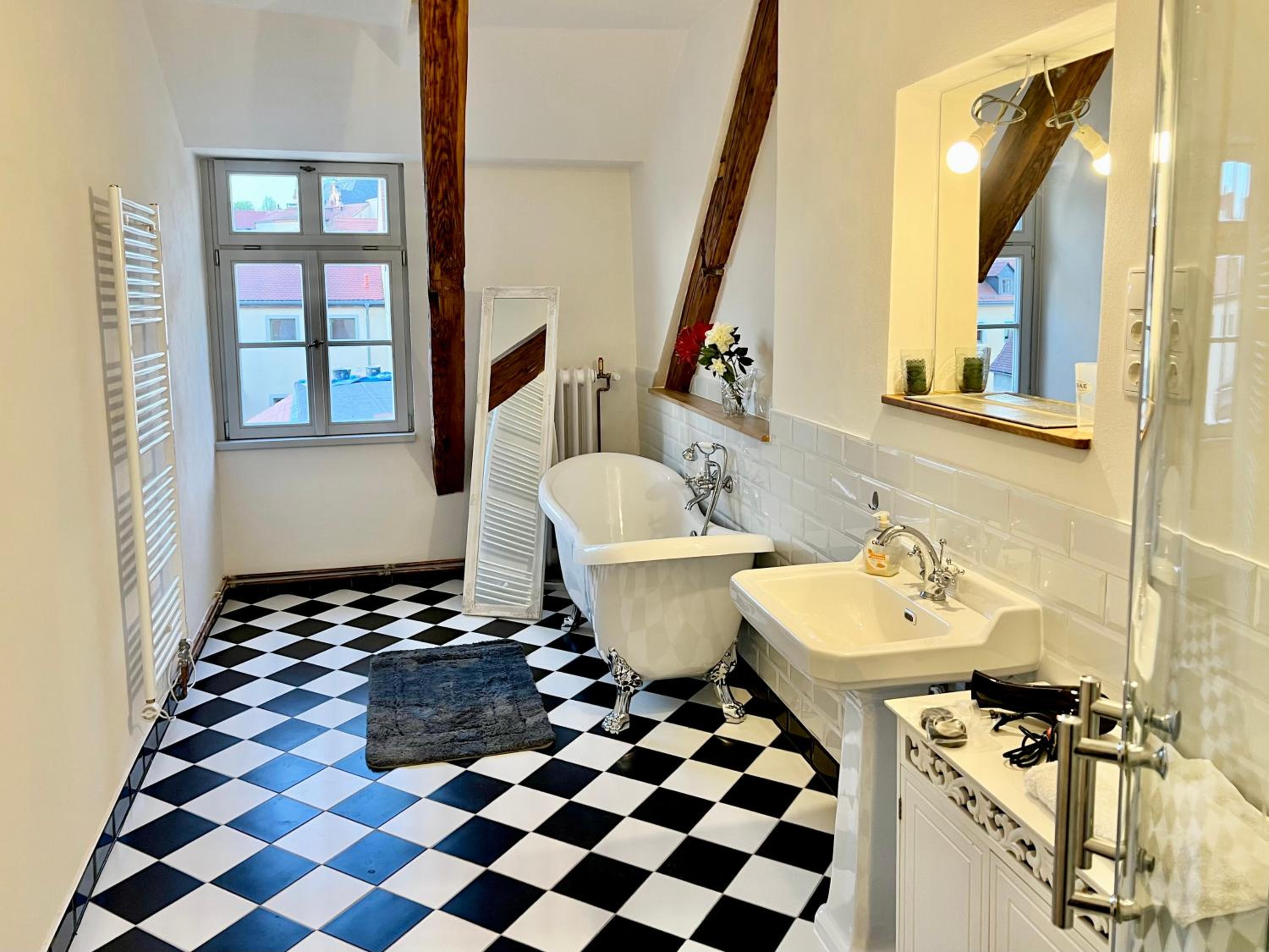 Oswald Hempel 5 Zimmermaisonette und 3 Zimmer Loftwohnung