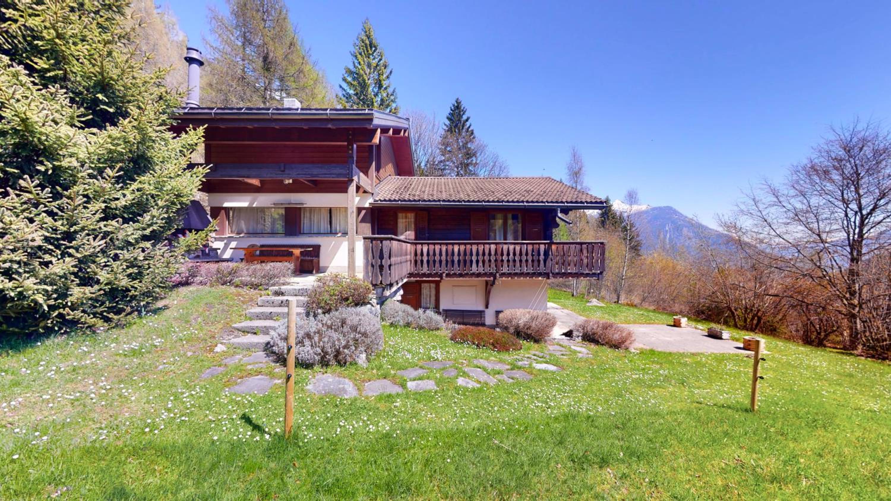 Warm chalet with a nice exterior in Les Marécottes