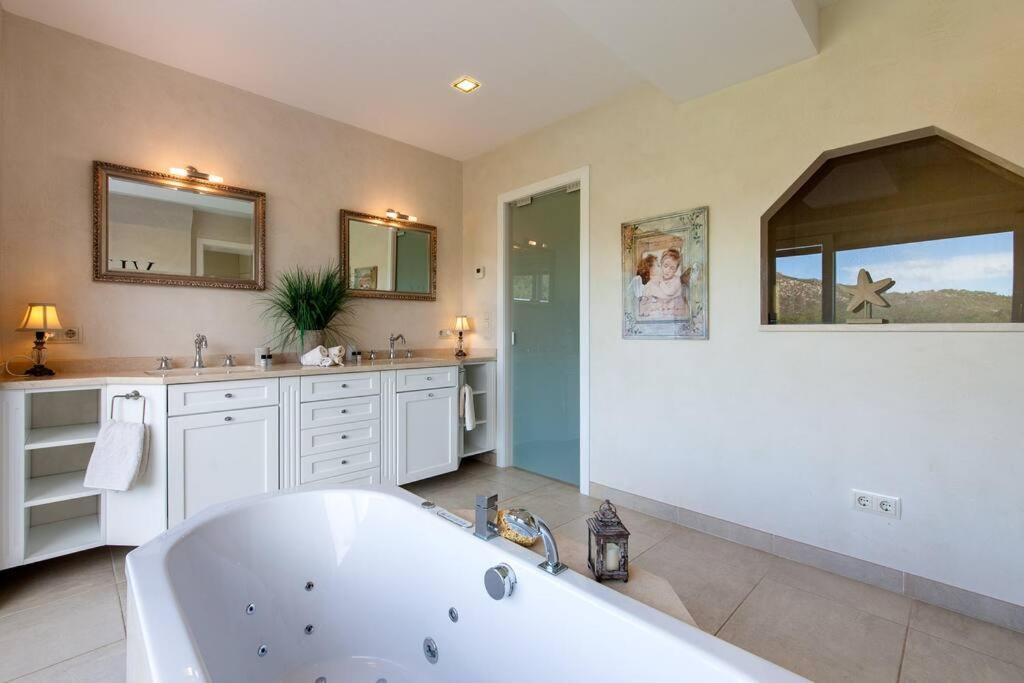 Finca Wellnatura mit Sauna, Kamine, Badewanne