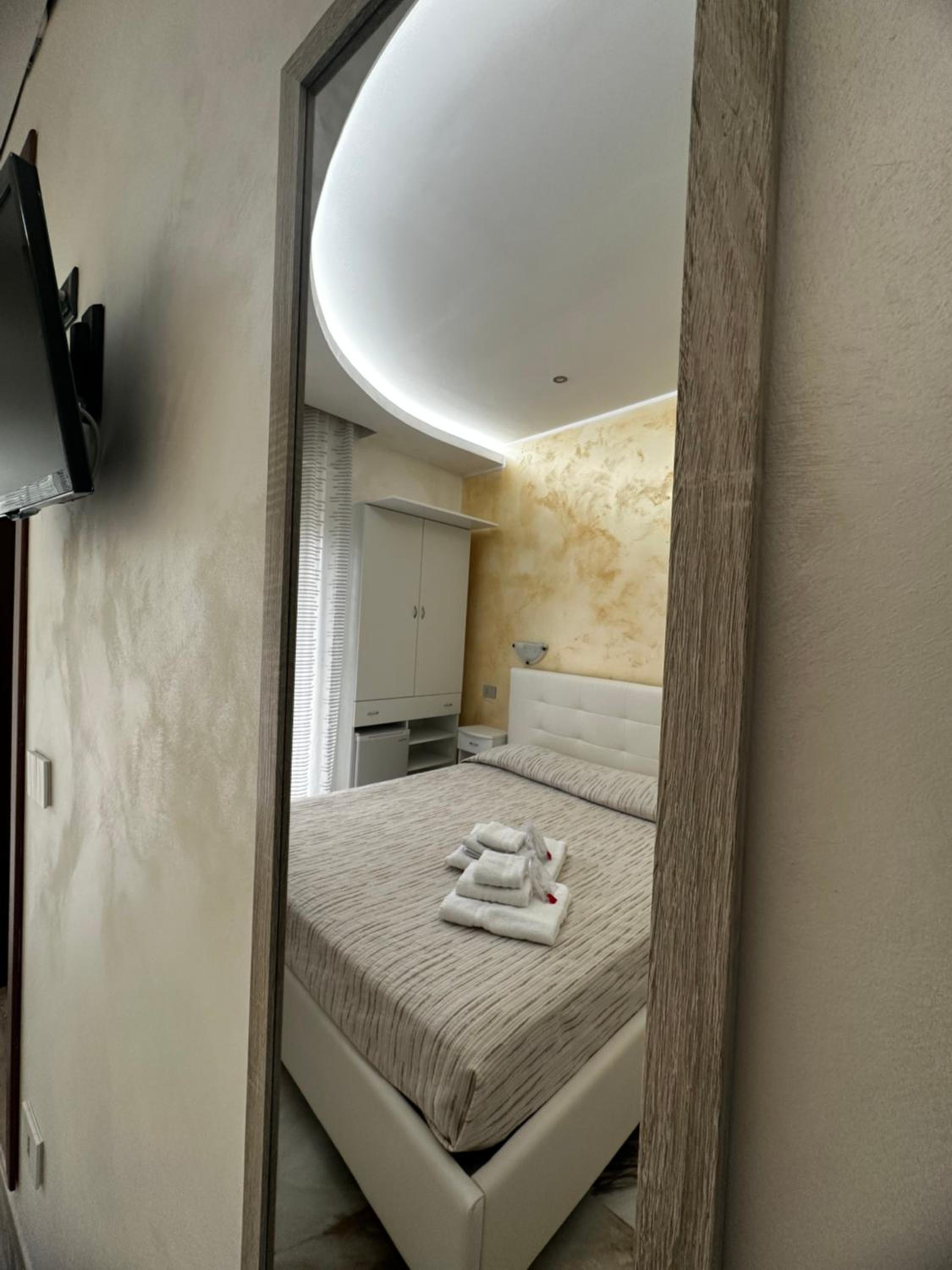 Narcisse en Tropea — hotel room