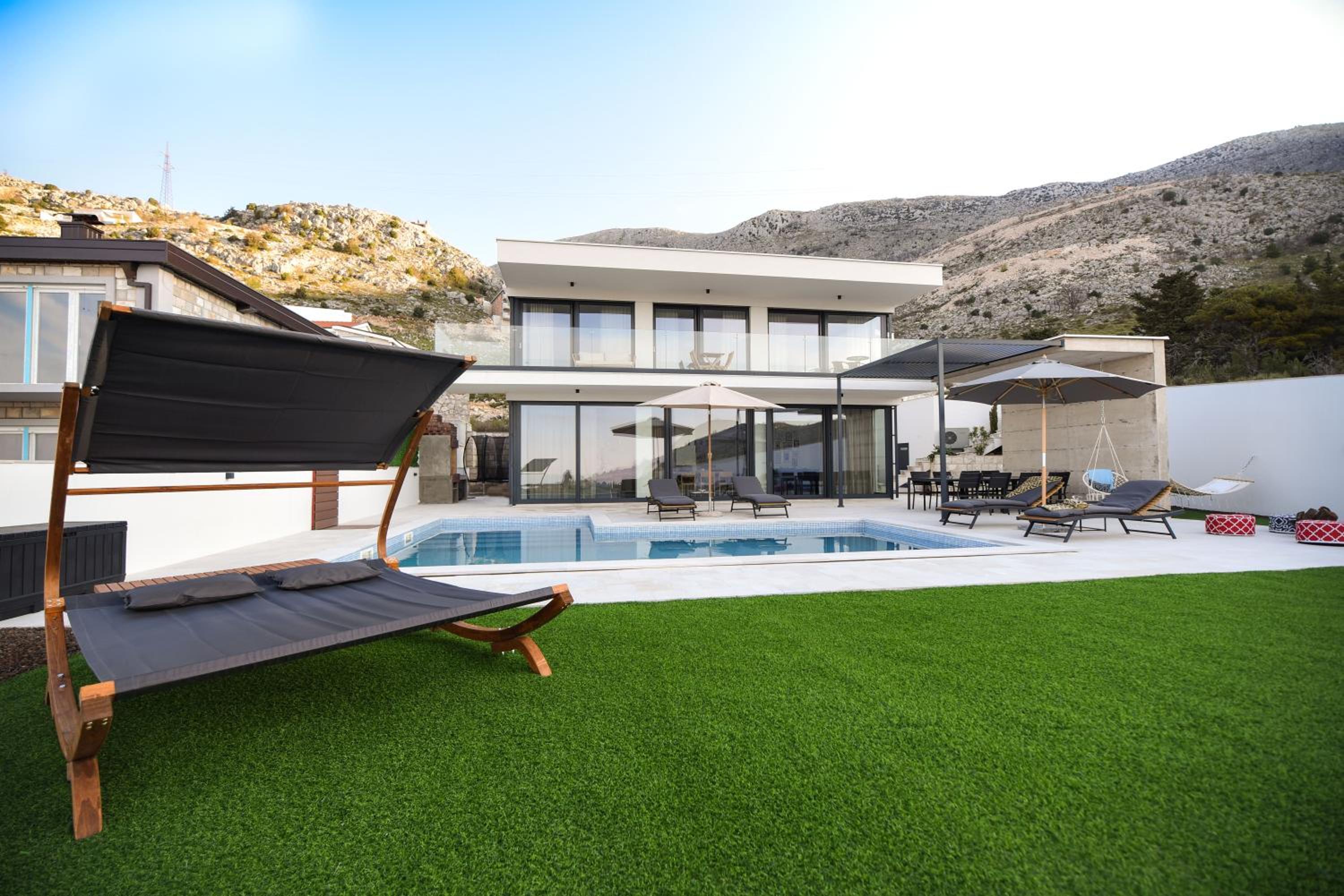 Luxury Villa Mika with private pool near Dubrovnik