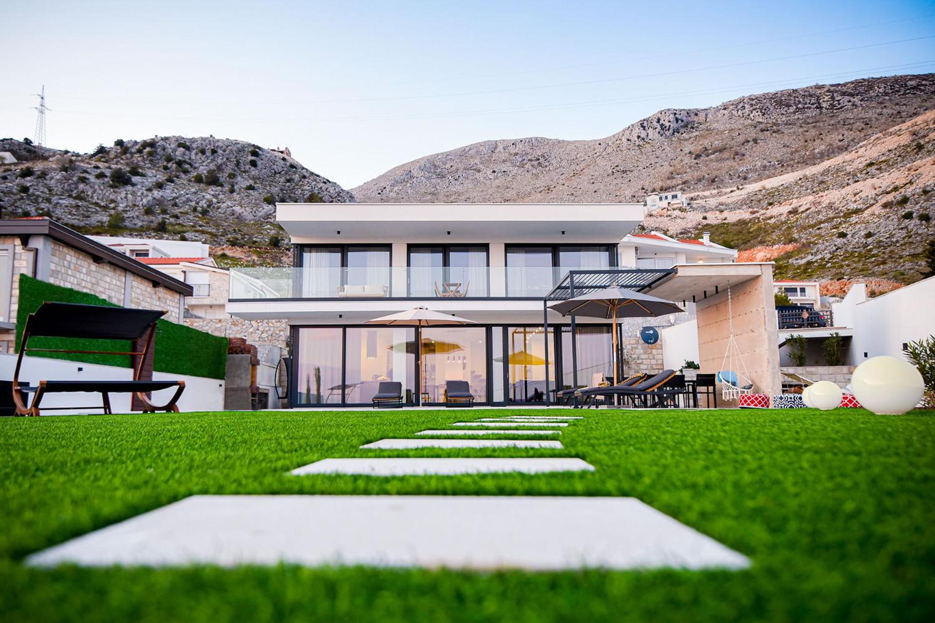 Luxury Villa Mika with private pool near Dubrovnik