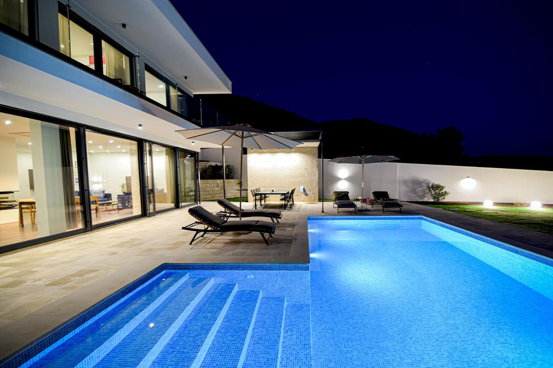 Luxury Villa Mika with private pool near Dubrovnik