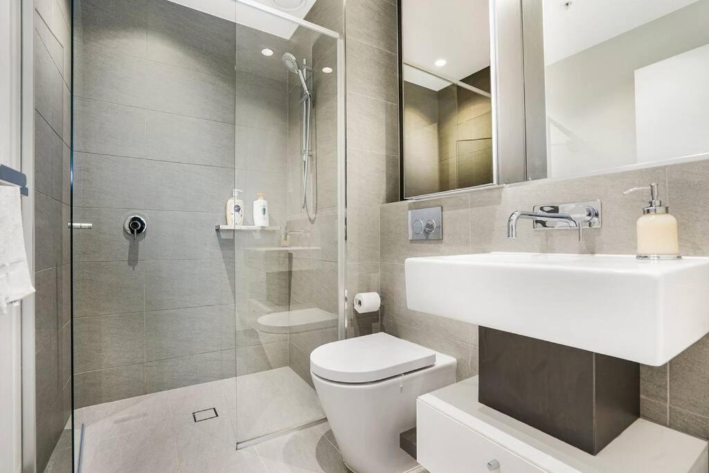 Prestigious 2B apt Unreal harbour view FreeParking#WSP37B photo 3
