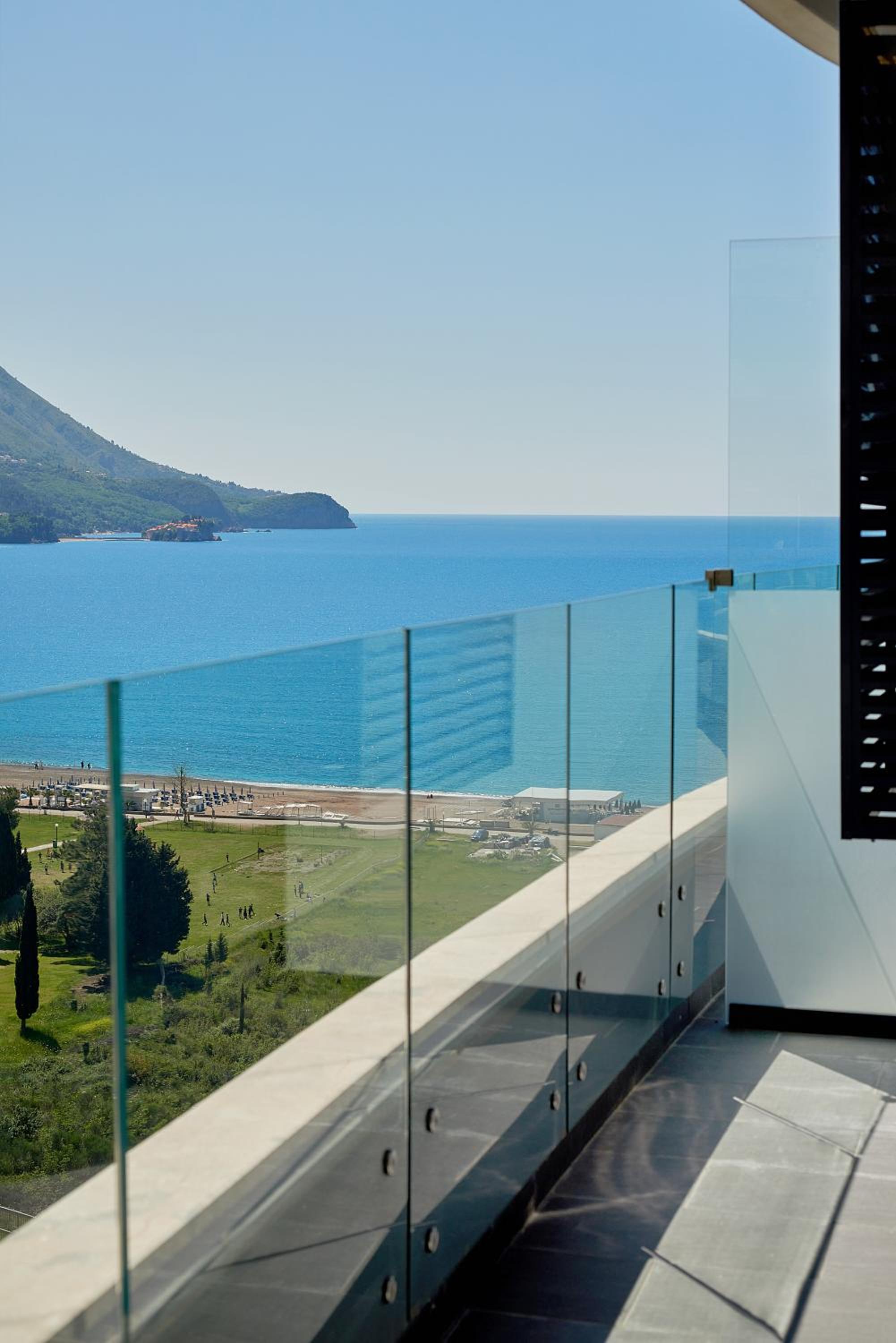 Skyline resort