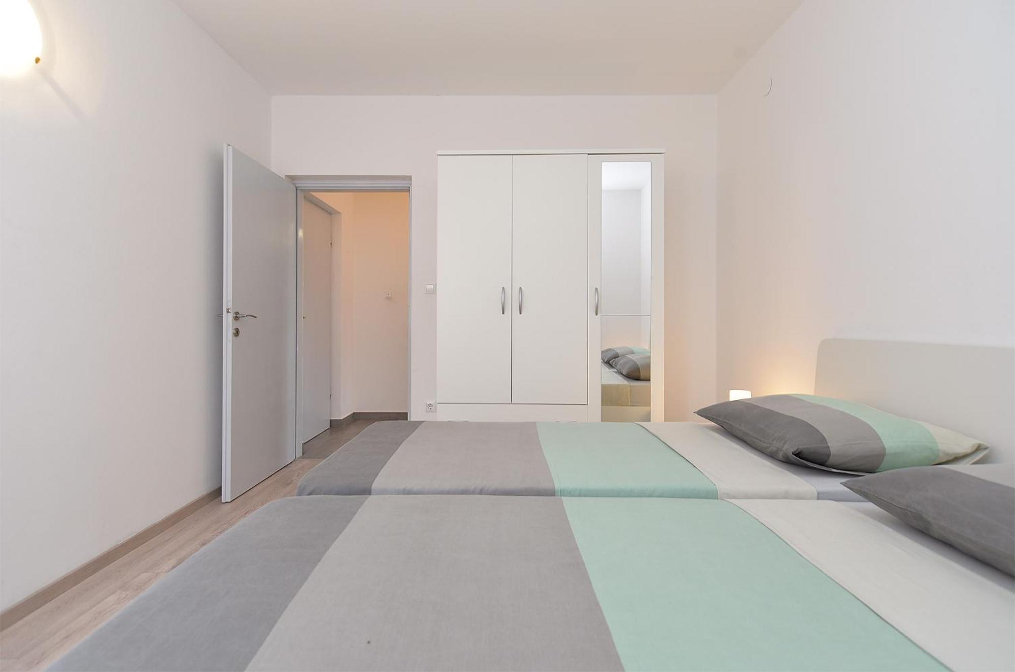 Apartments Mira 1293