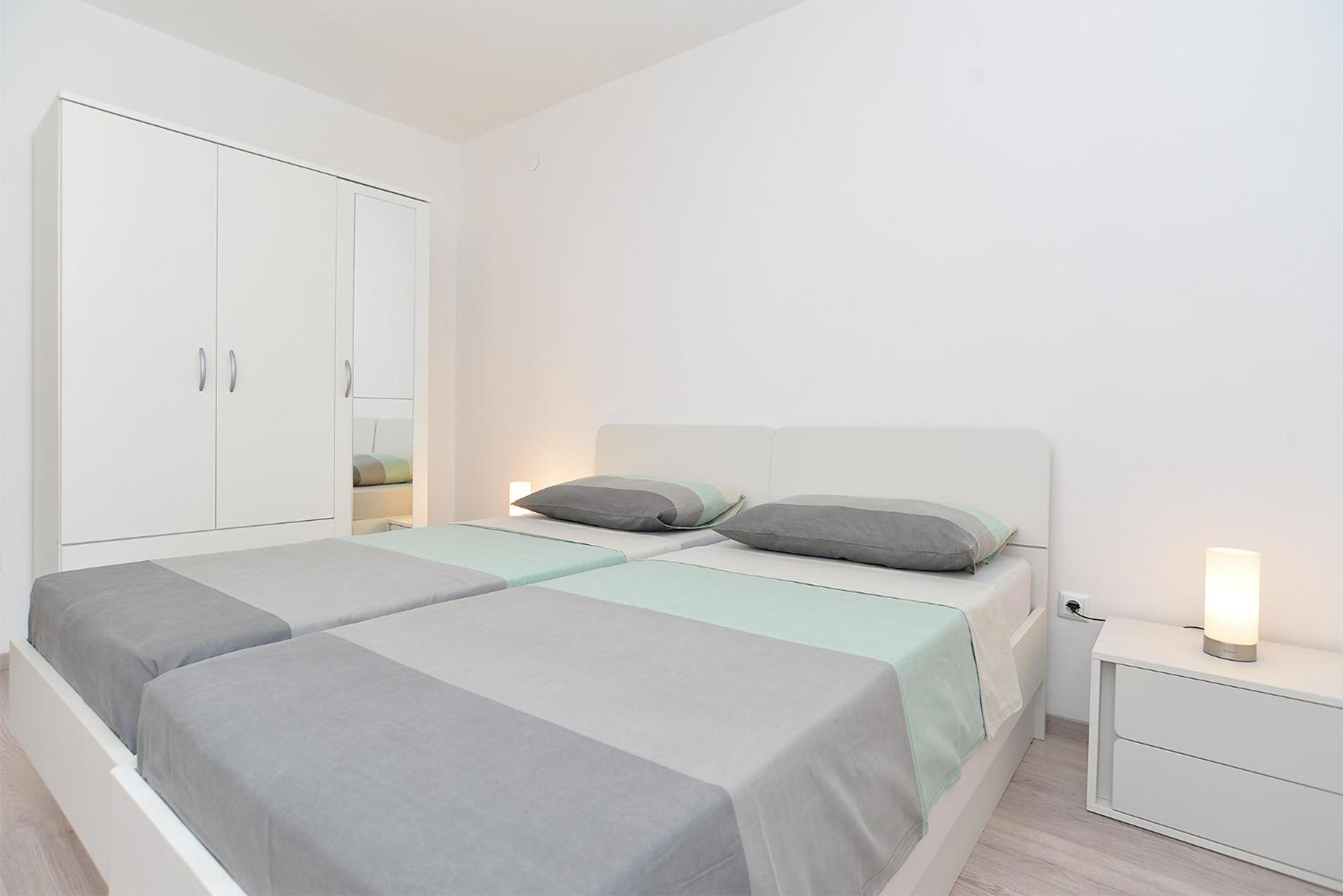 Apartments Mira 1293