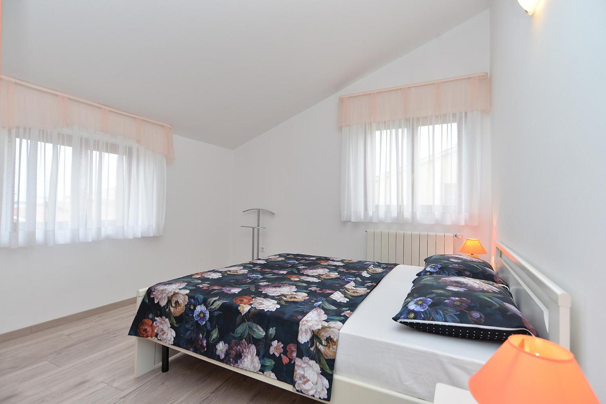 Apartments Mira 1293