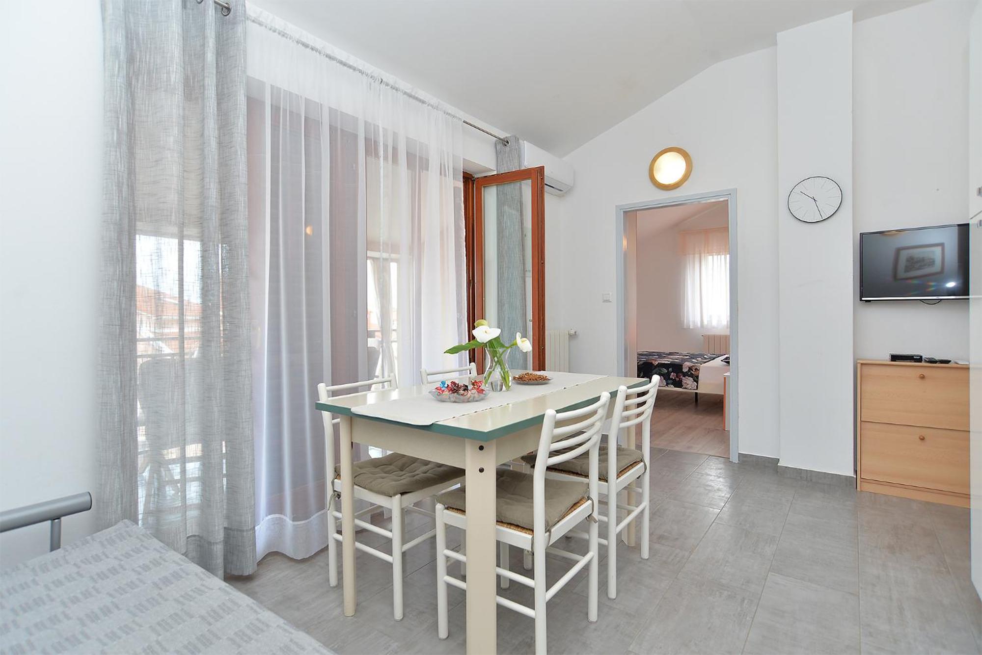 Apartments Mira 1293