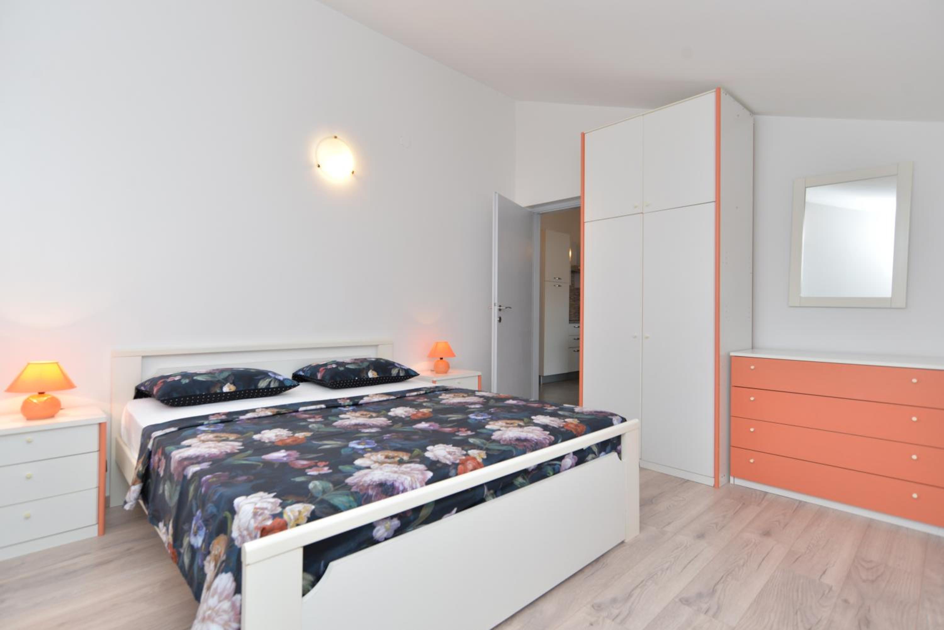 Apartments Mira 1293
