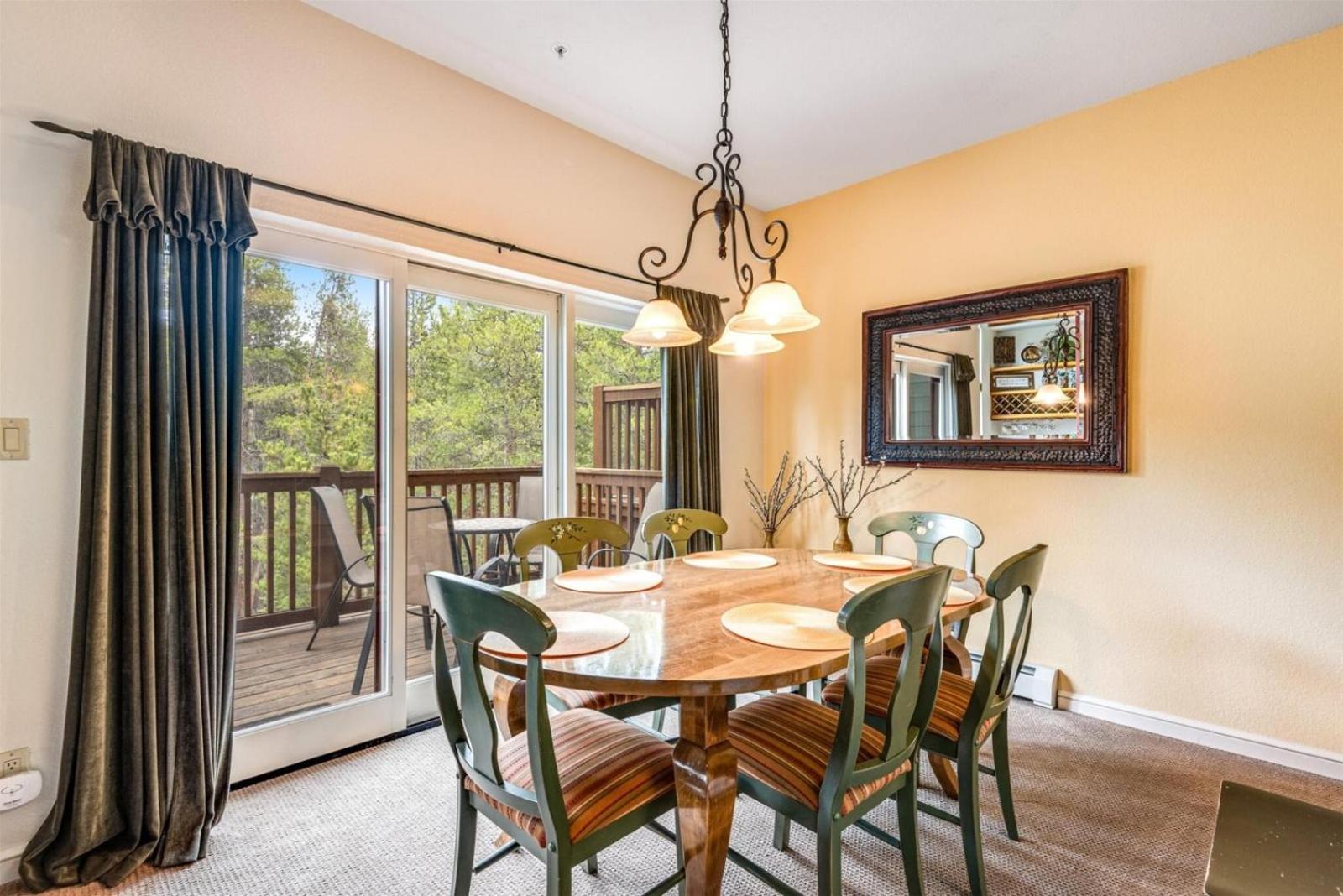 Luxury 3 Bedroom Townhouse Next To Keystone Lake, Free Shuttle, Hot Tub And Sauna view 3