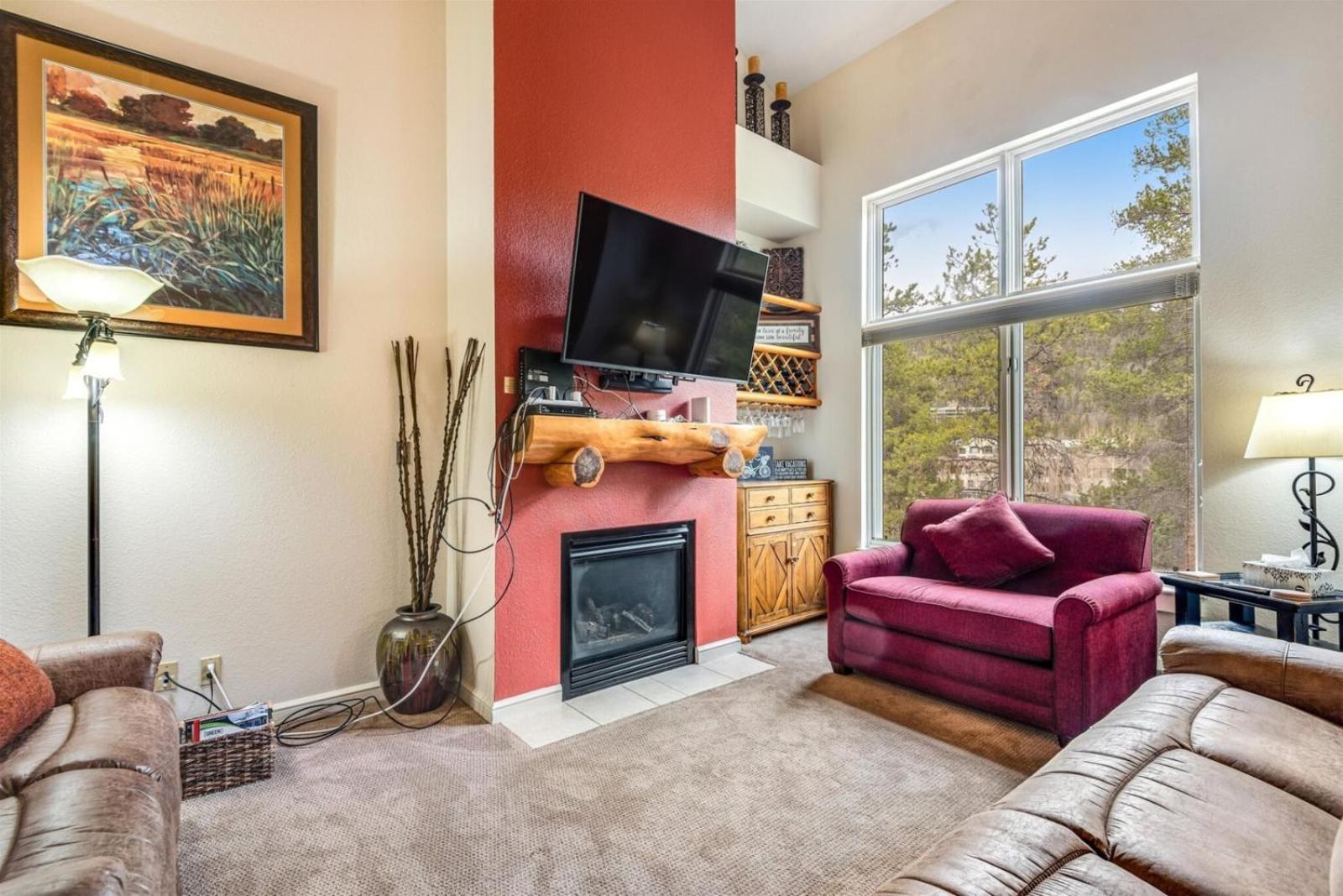 Luxury 3 Bedroom Townhouse Next To Keystone Lake, Free Shuttle, Hot Tub And Sauna view 4