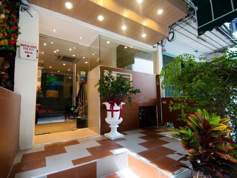 Royal Express Inn