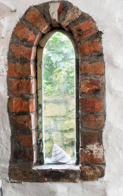 Lovely cottage with private garden view 5
