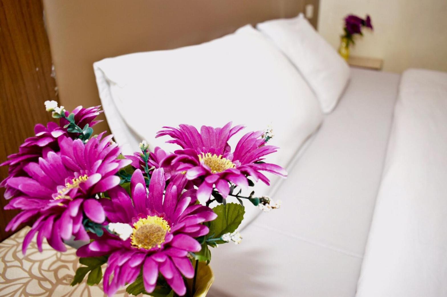 Royal Express Inn