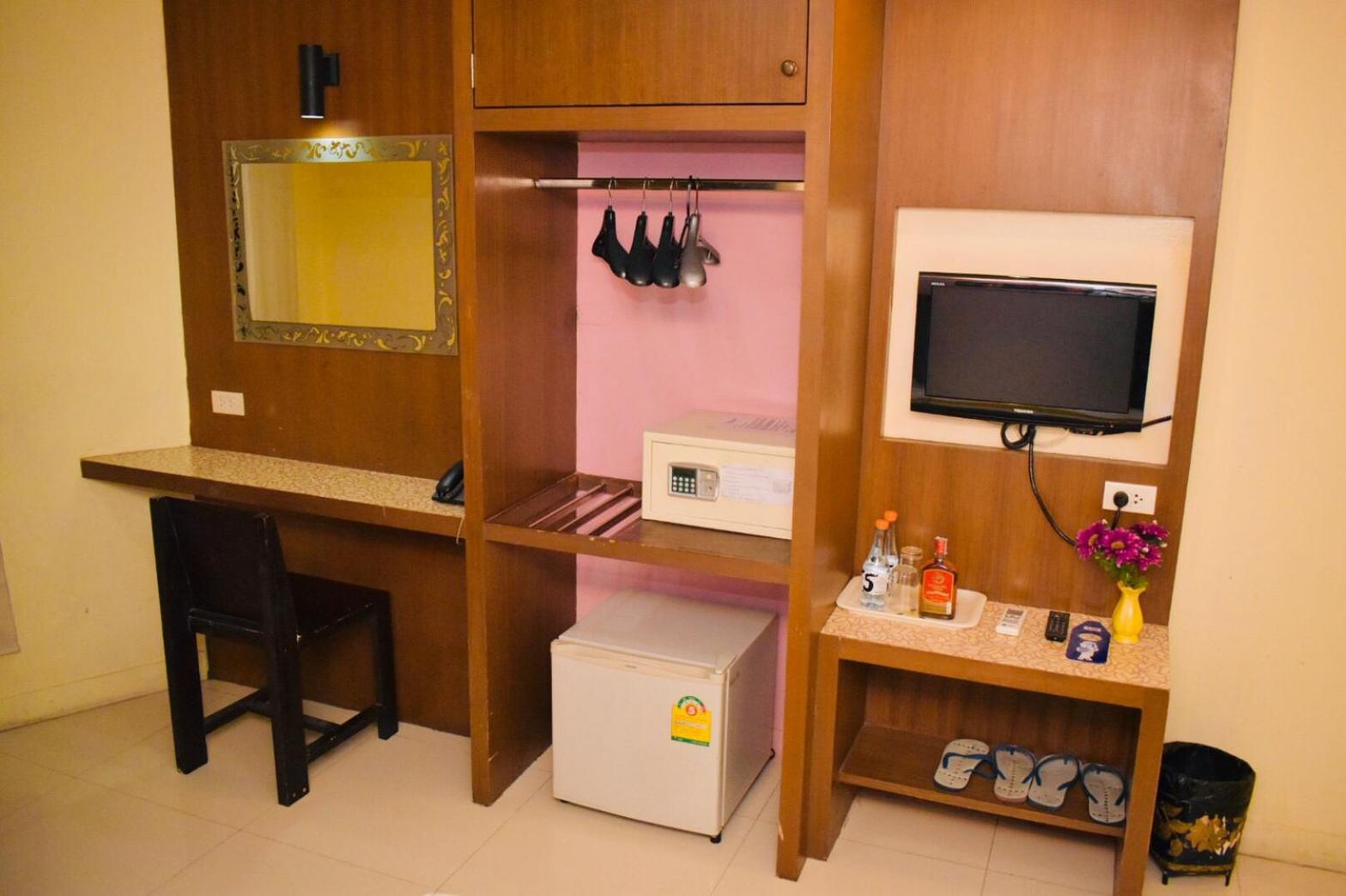 Royal Express Inn