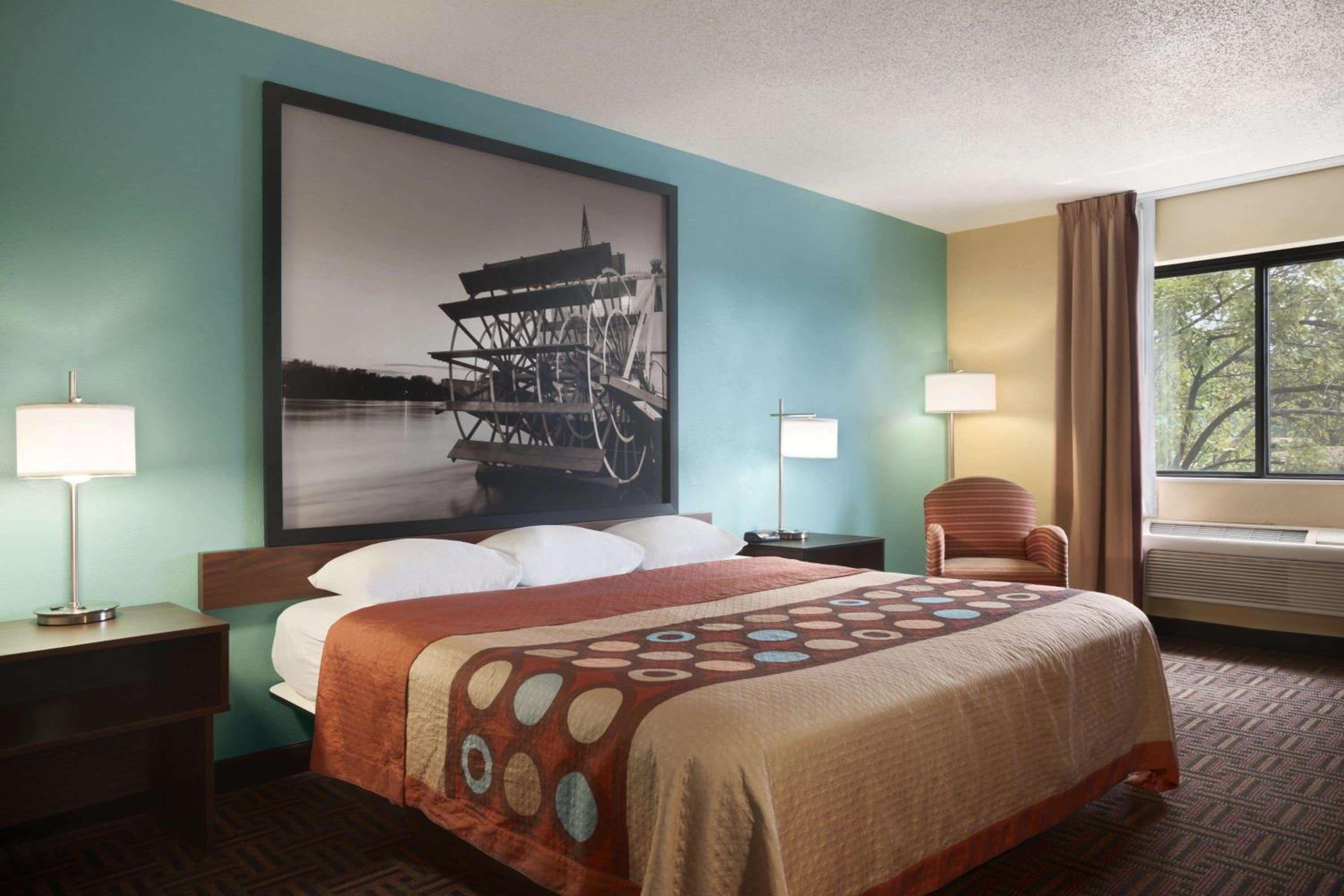 Peoria Vacations - Super 8 by Wyndham Peoria - Property Image 29