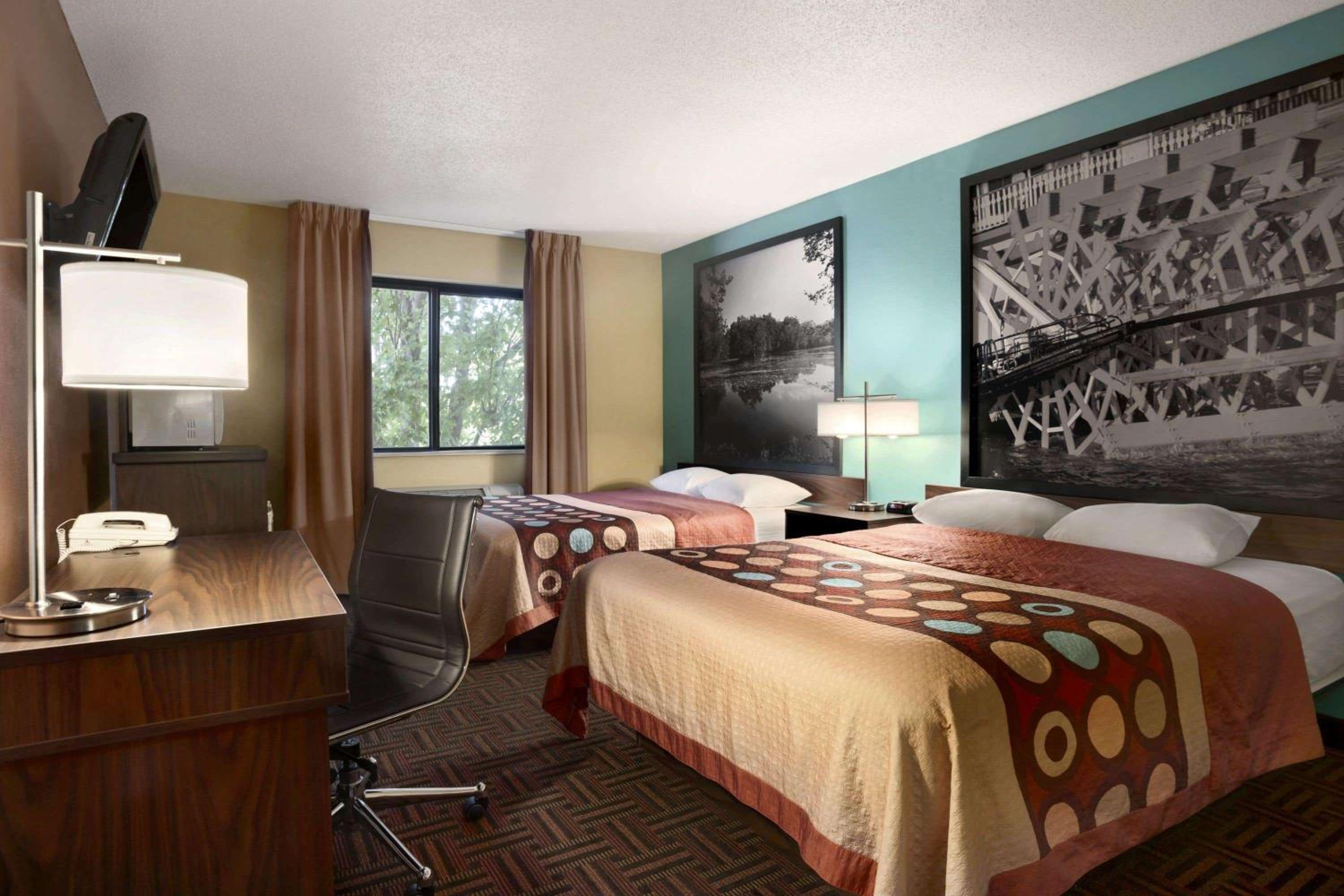 Peoria Vacations - Super 8 by Wyndham Peoria - Property Image 27