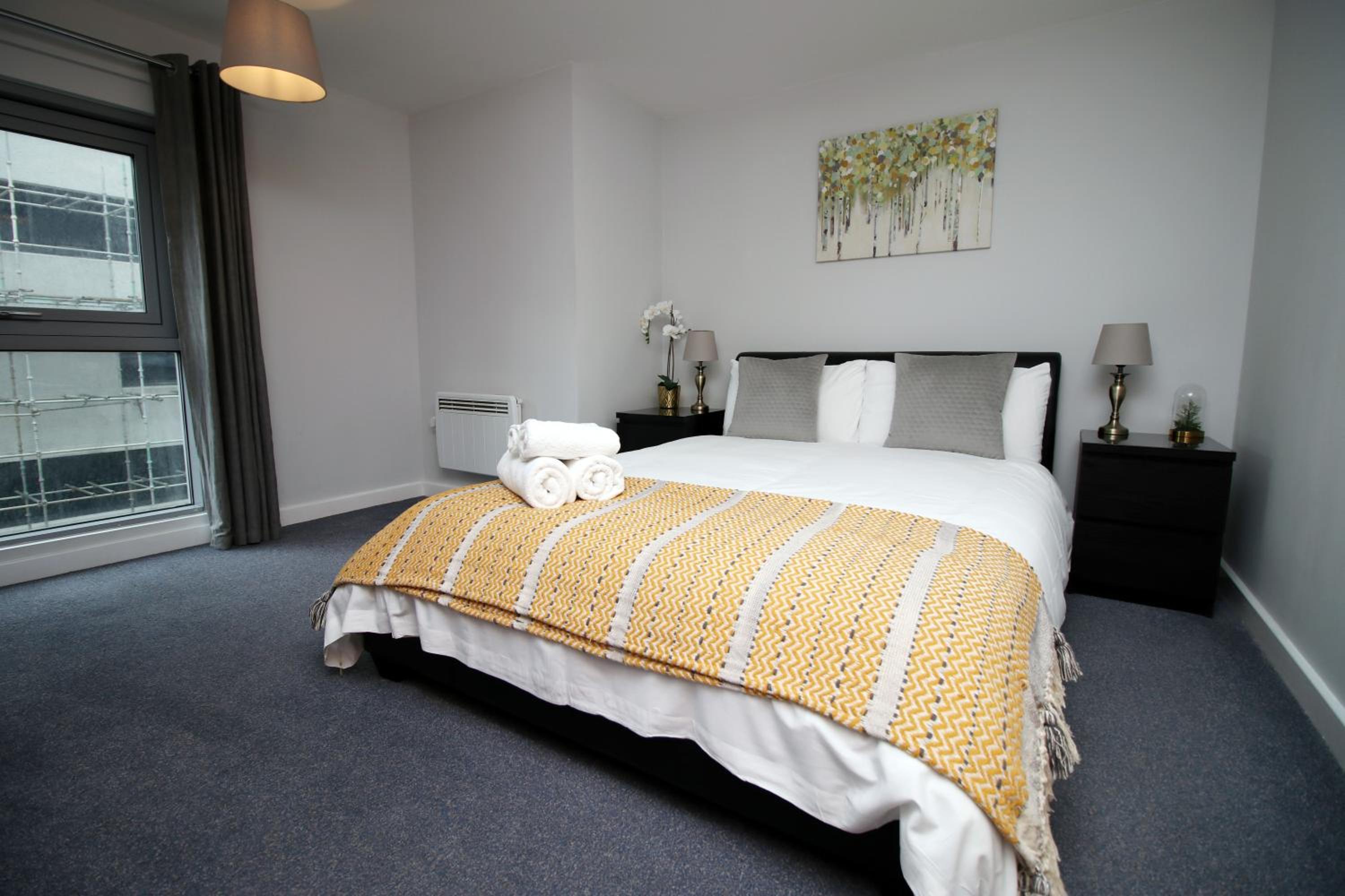 Violets Corner Luxury Swindon Town Apartment Great Location In The South West view 3